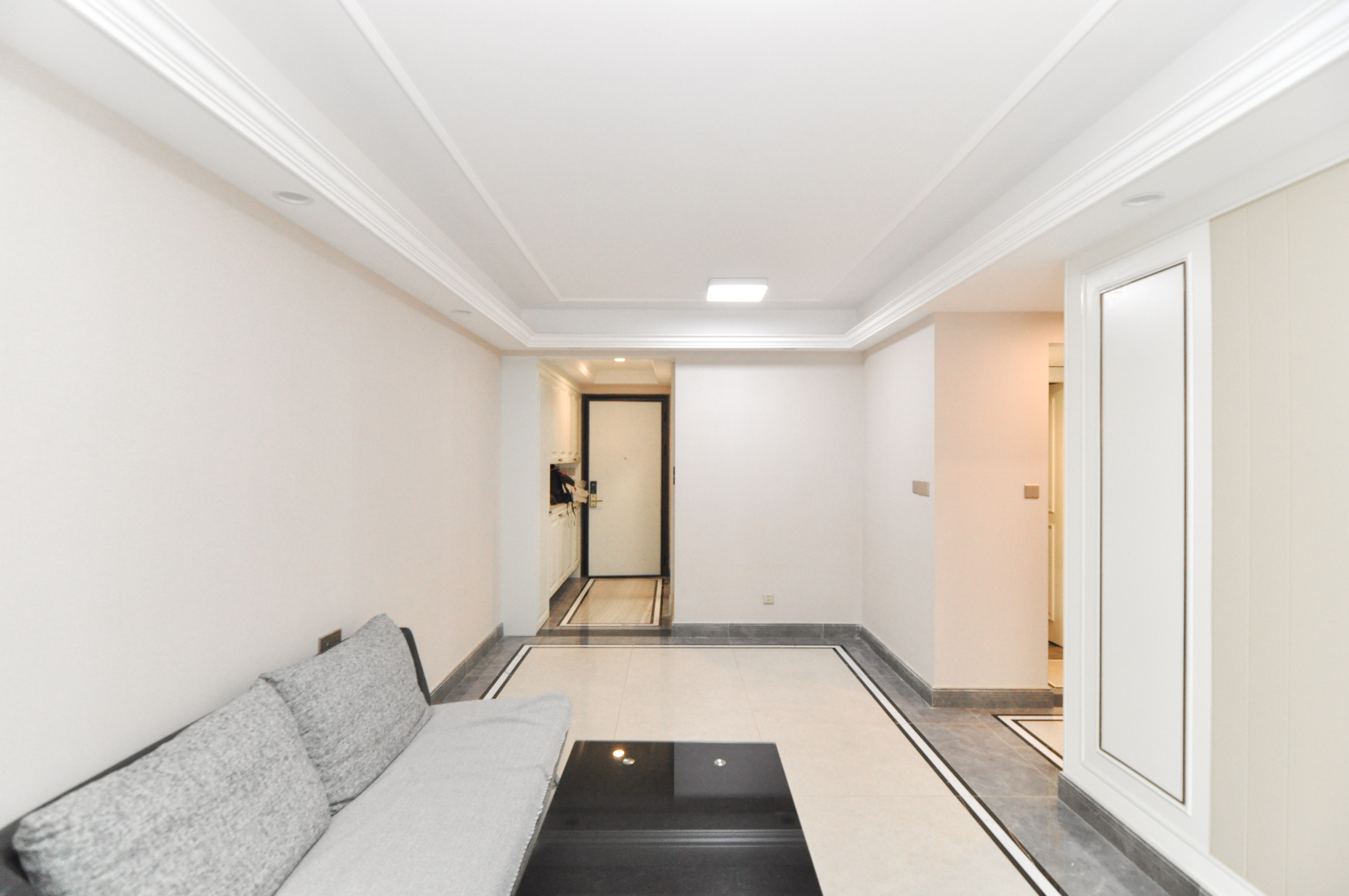 中海梅溪湖壹号 3室2厅1卫 168.0万 中海梅溪湖壹号 3室2厅1卫 168.0万客厅