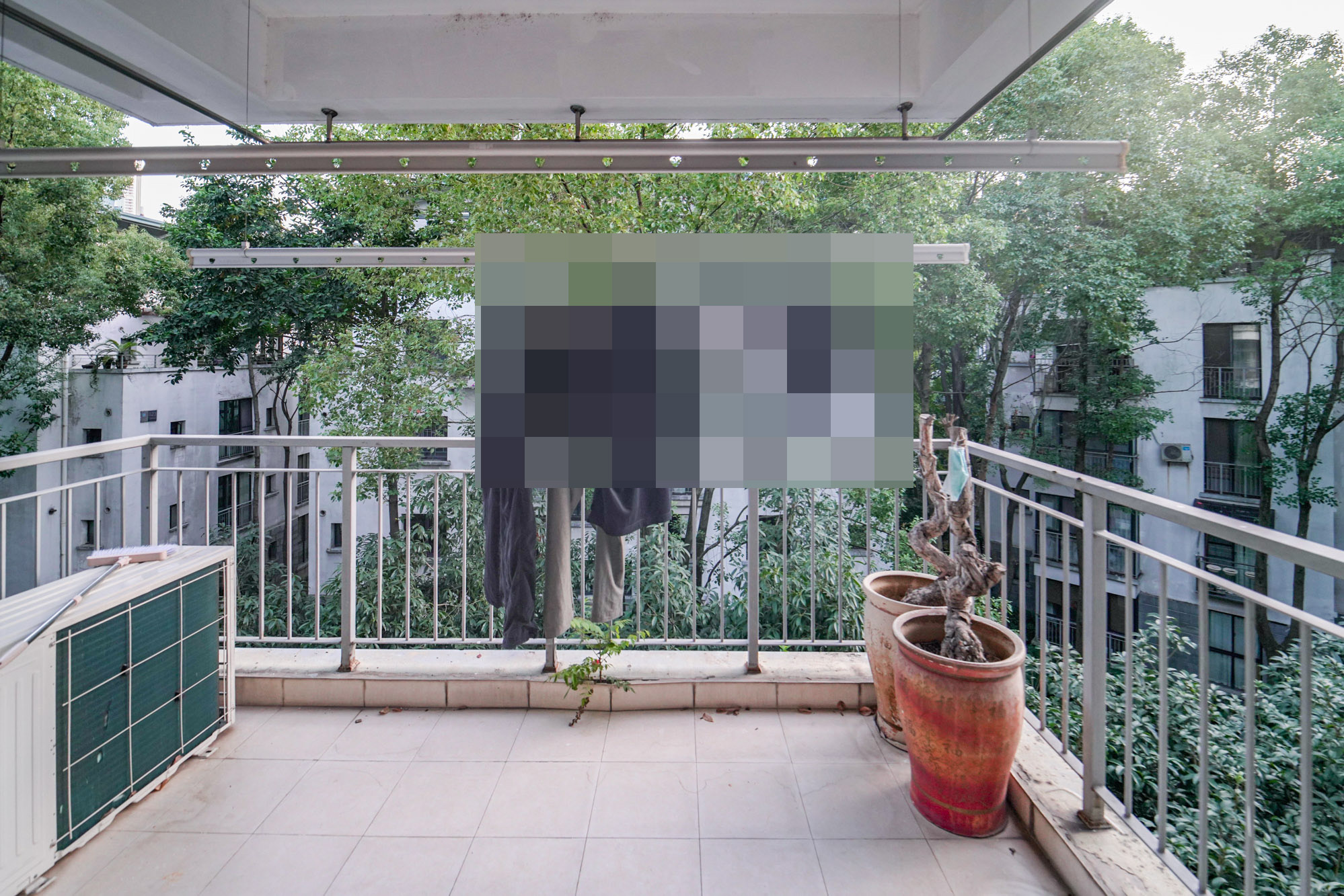 西街花園  3室2廳2衛(wèi)    145.0萬陽臺