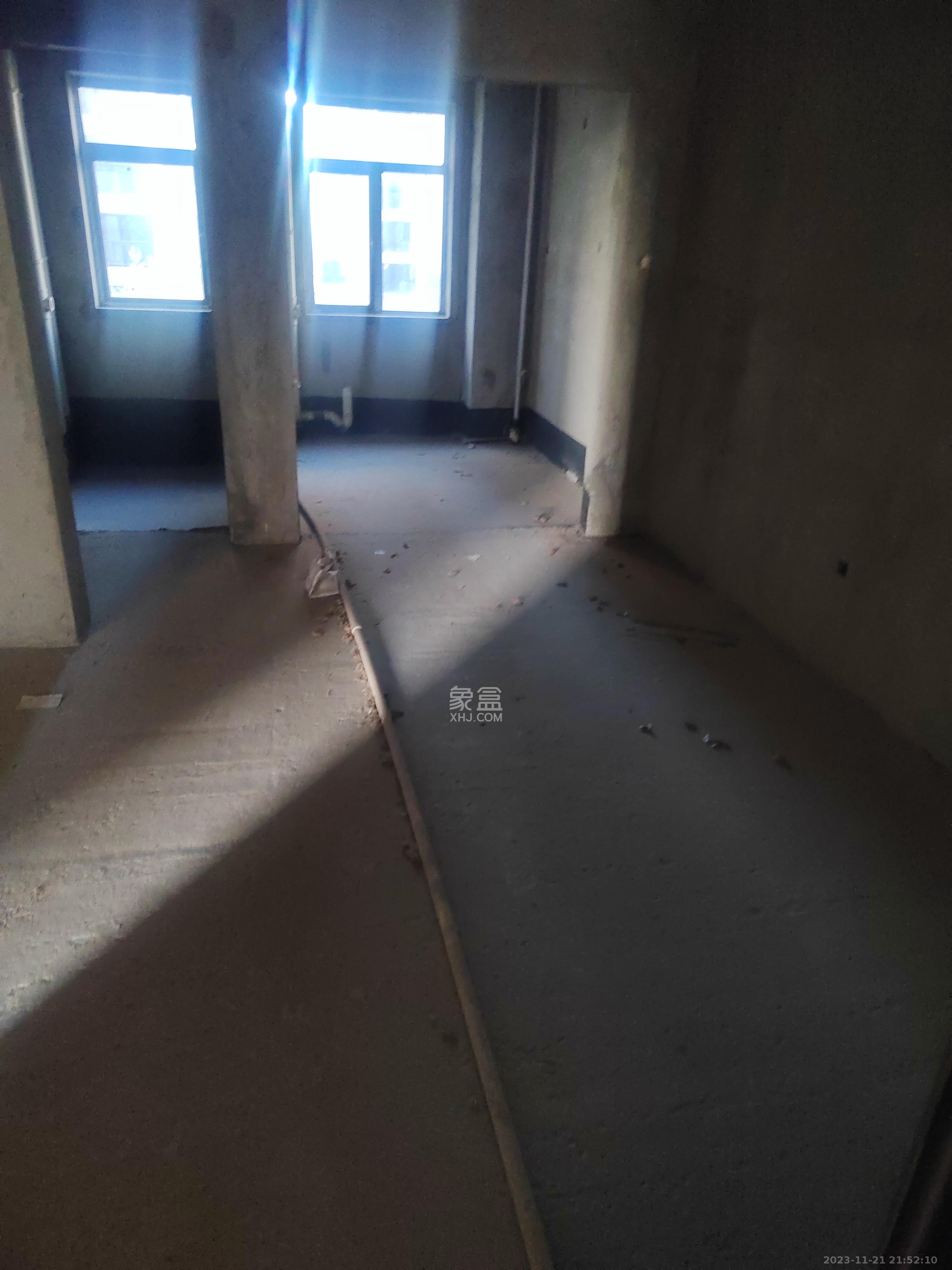 牛力家园  3室2厅2卫   1800.00元/月室内图