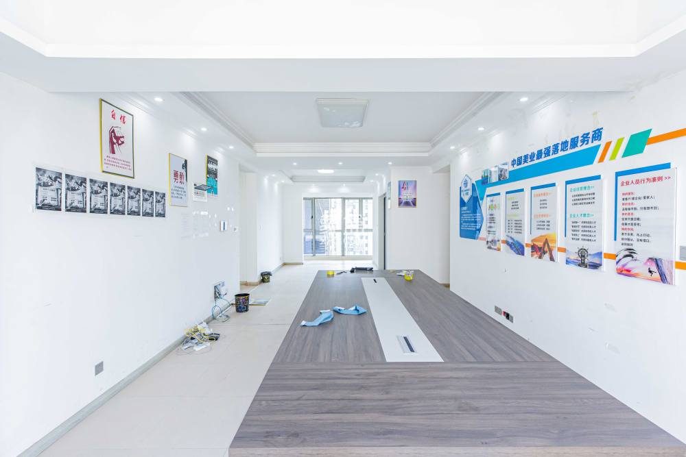 万象府台  4室2厅2卫   323.30万