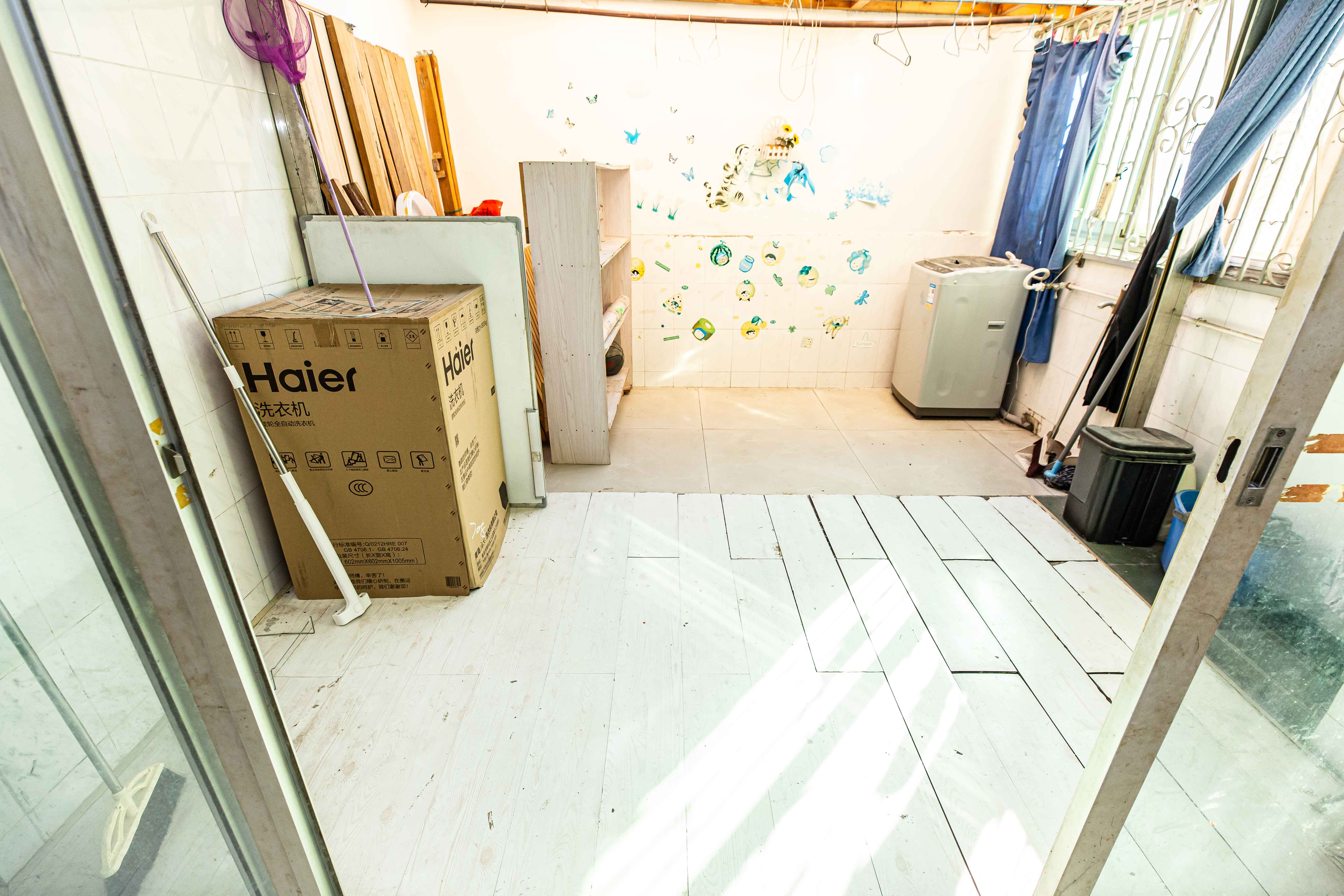 咸嘉新村嘉文苑  2室2厅1卫   97.80万阳台