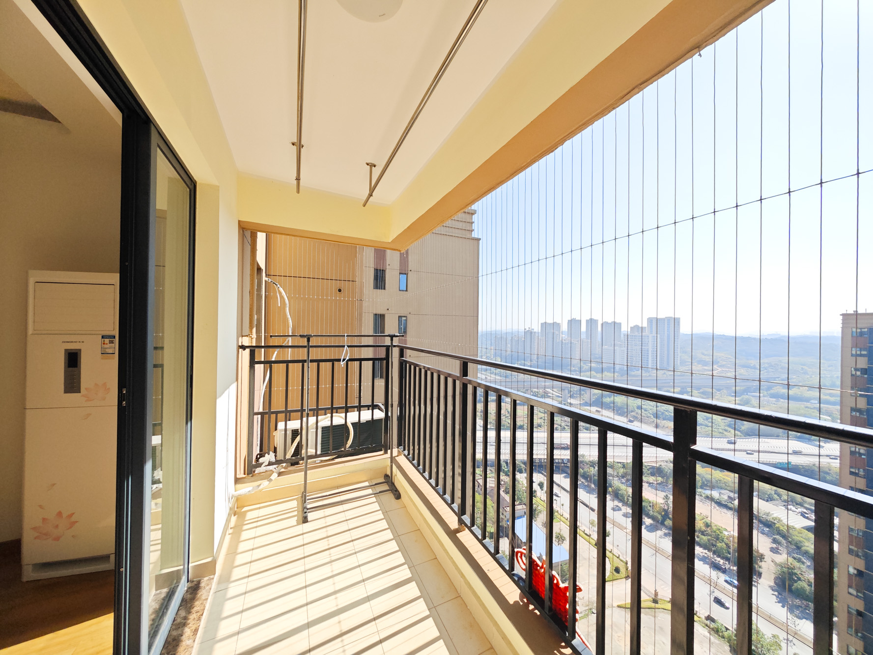 中建嘉和城凤凰台（中建瑞兴家园）  4室1厅1卫    112.8万阳台