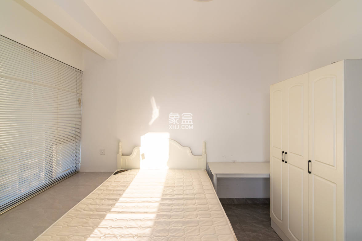 润和谷山郡(悦禧山庄水榭花都) 1室1厅1卫 45.0万 润和谷山郡(悦禧山庄水榭花都) 1室1厅1卫 45.0万卧室