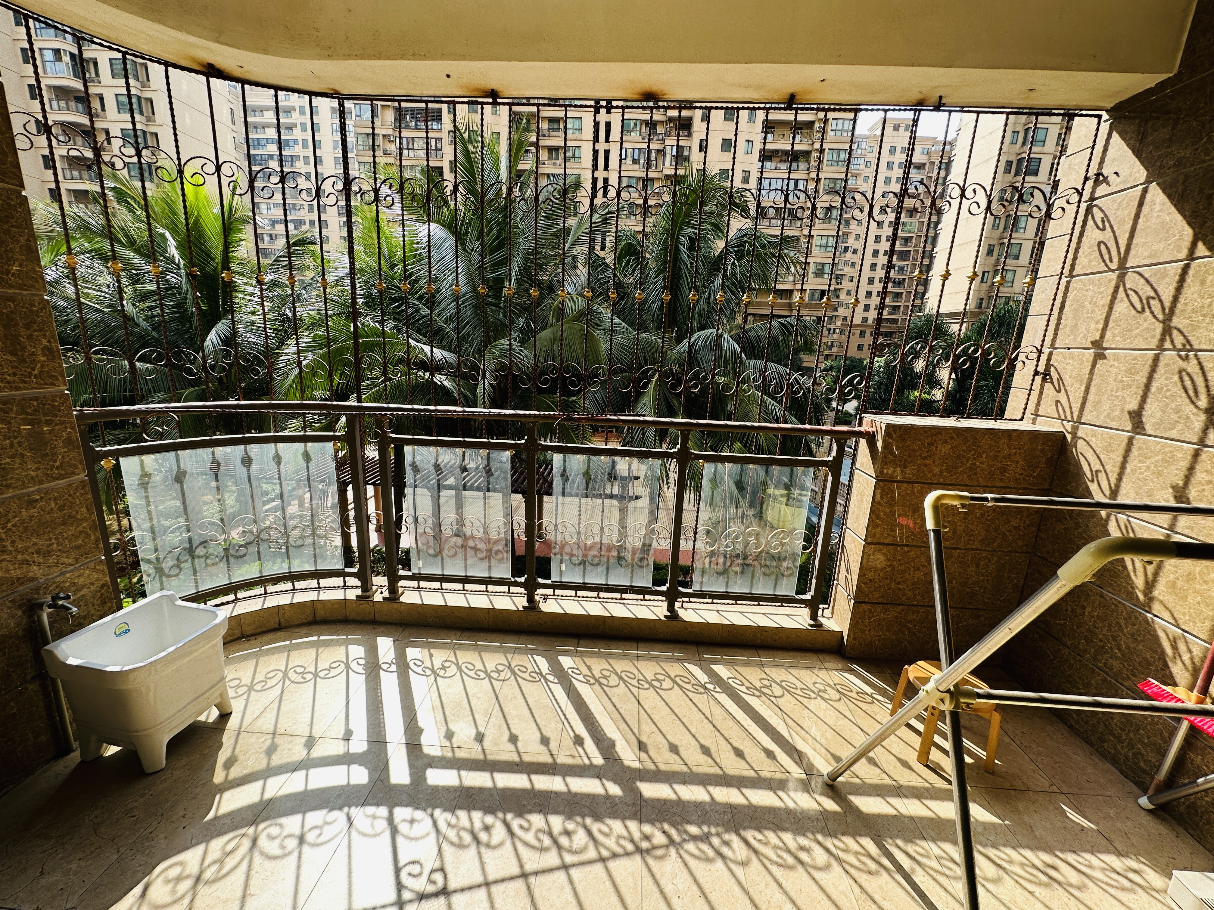 海岛国际名城 3室2厅2卫 185.0万 海岛国际名城 3室2厅2卫 185.0万阳台