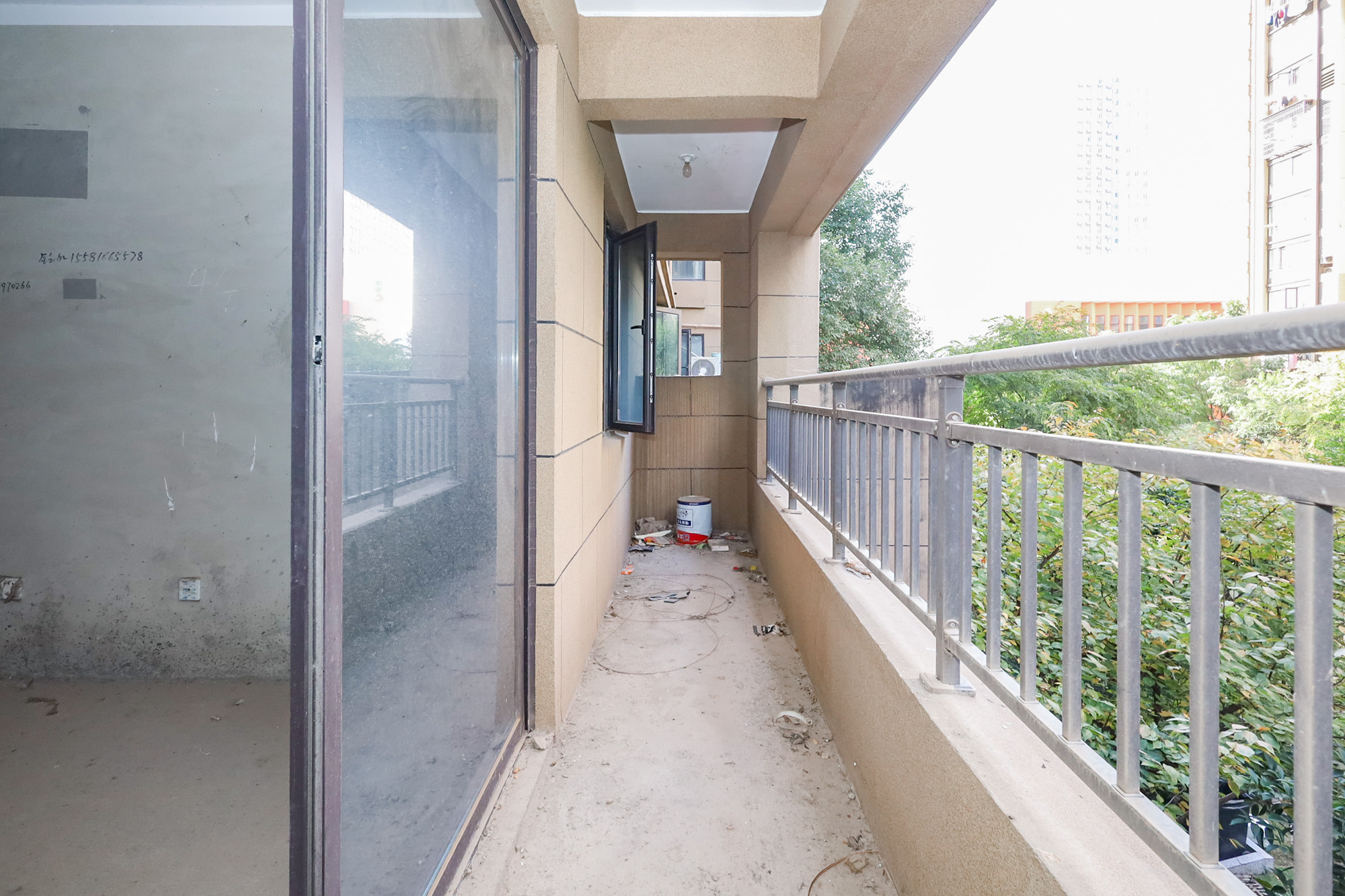 协信星澜汇  4室2厅2卫   188.00万阳台