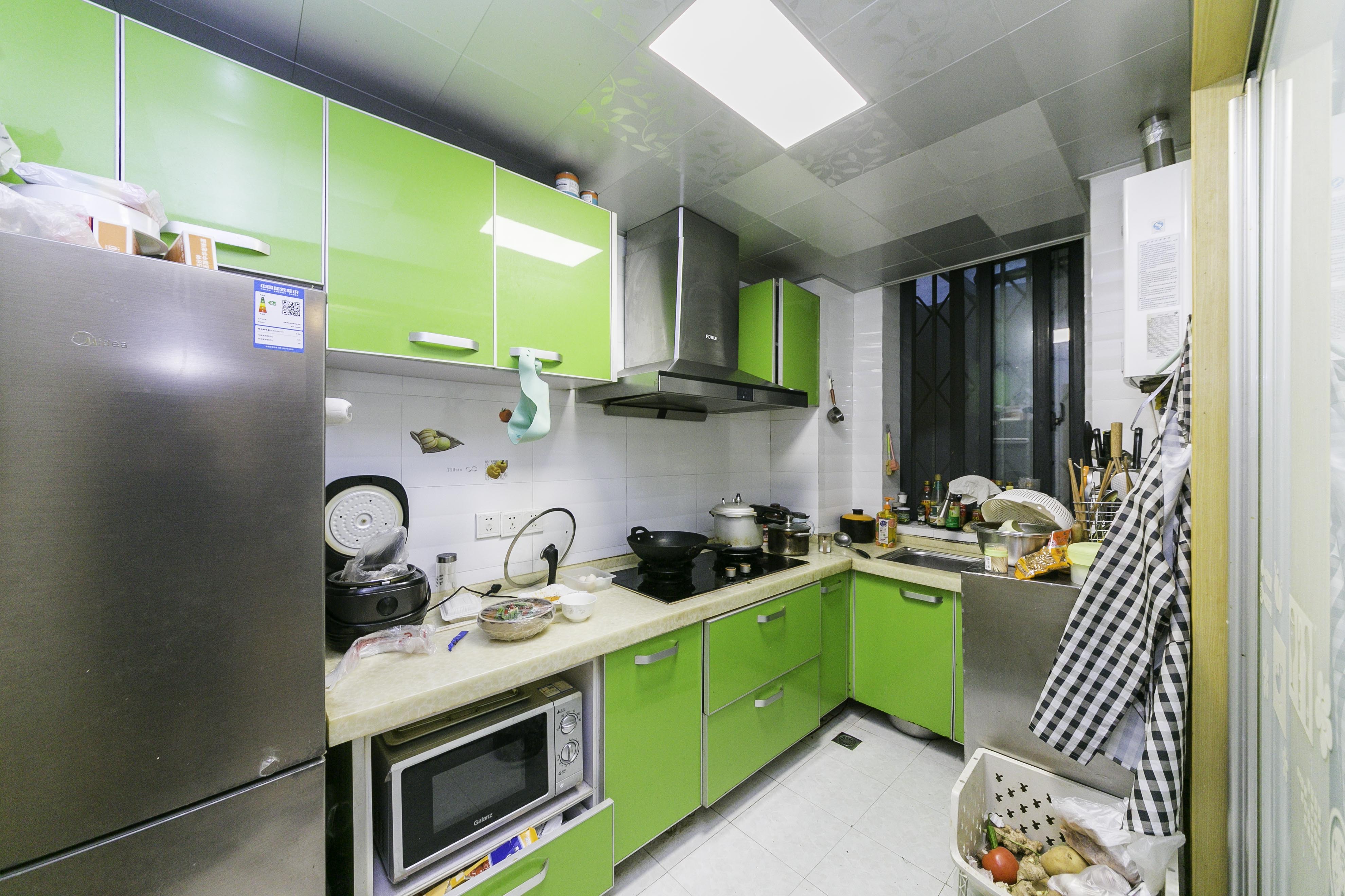 上庭苑 3室2厅2卫 85.0万 上庭苑 3室2厅2卫 85.0万厨房