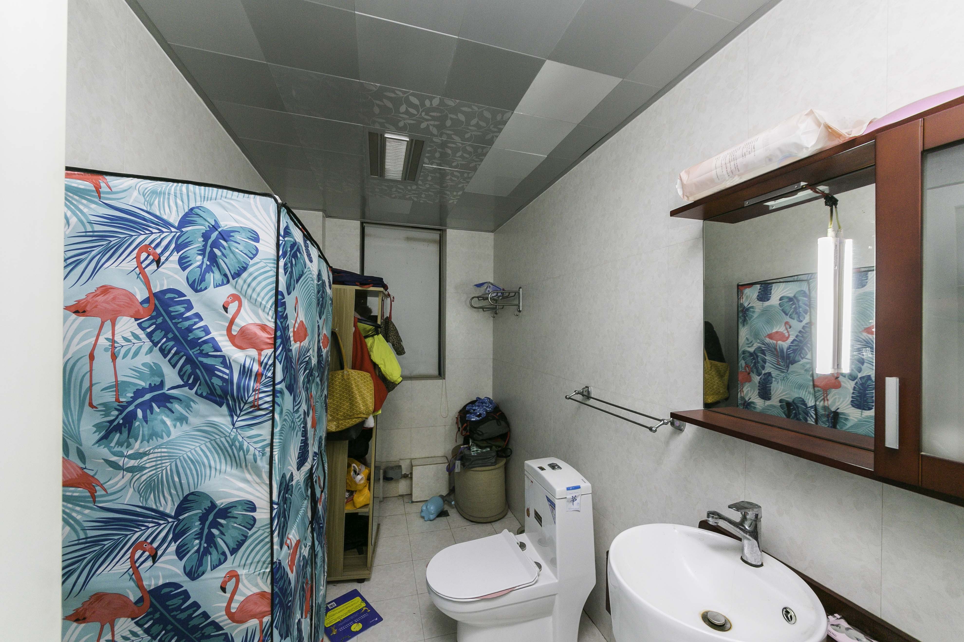 上庭苑 3室2厅2卫 85.0万 上庭苑 3室2厅2卫 85.0万卫生间