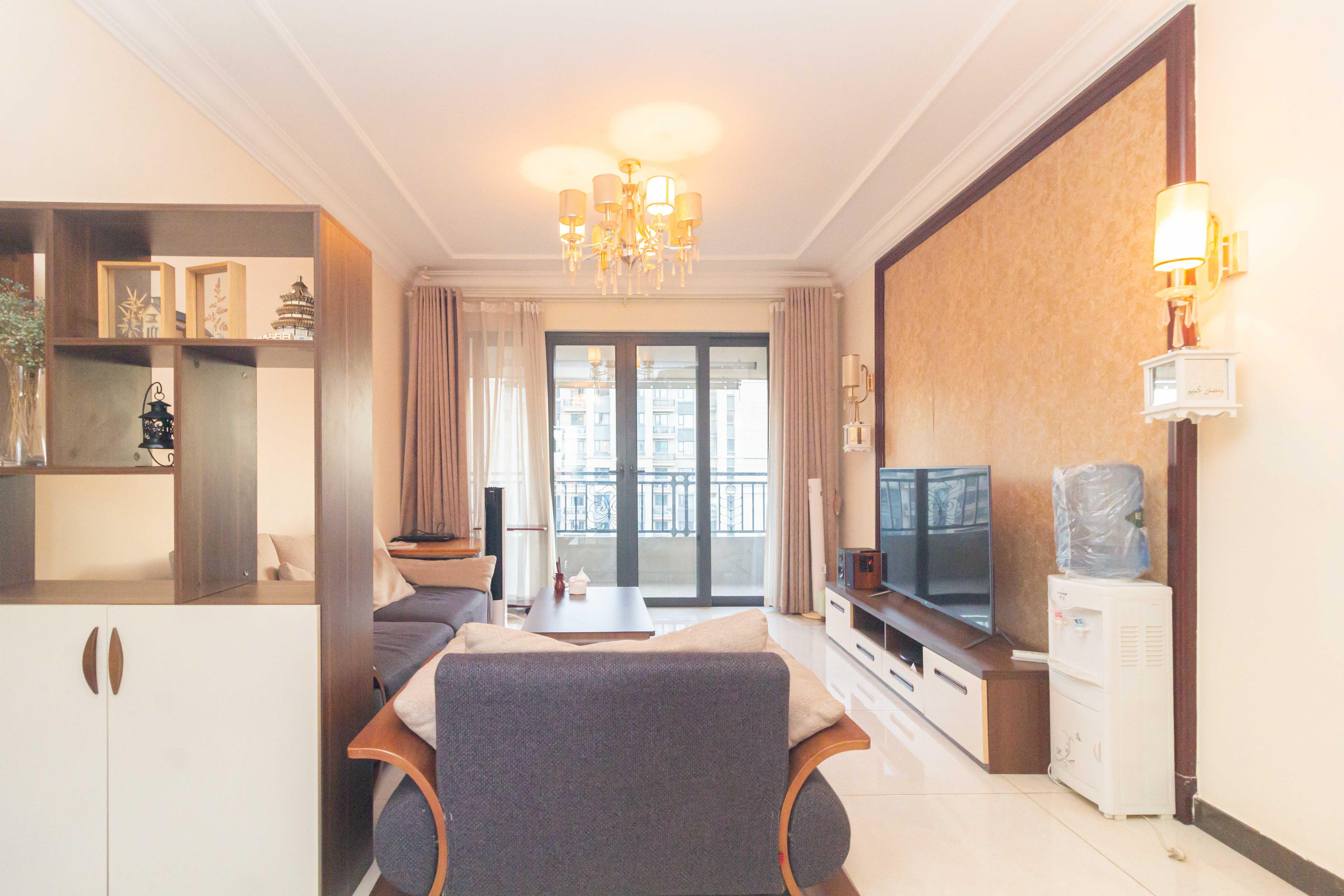 恒大江湾  3室2厅2卫    117.5万客厅