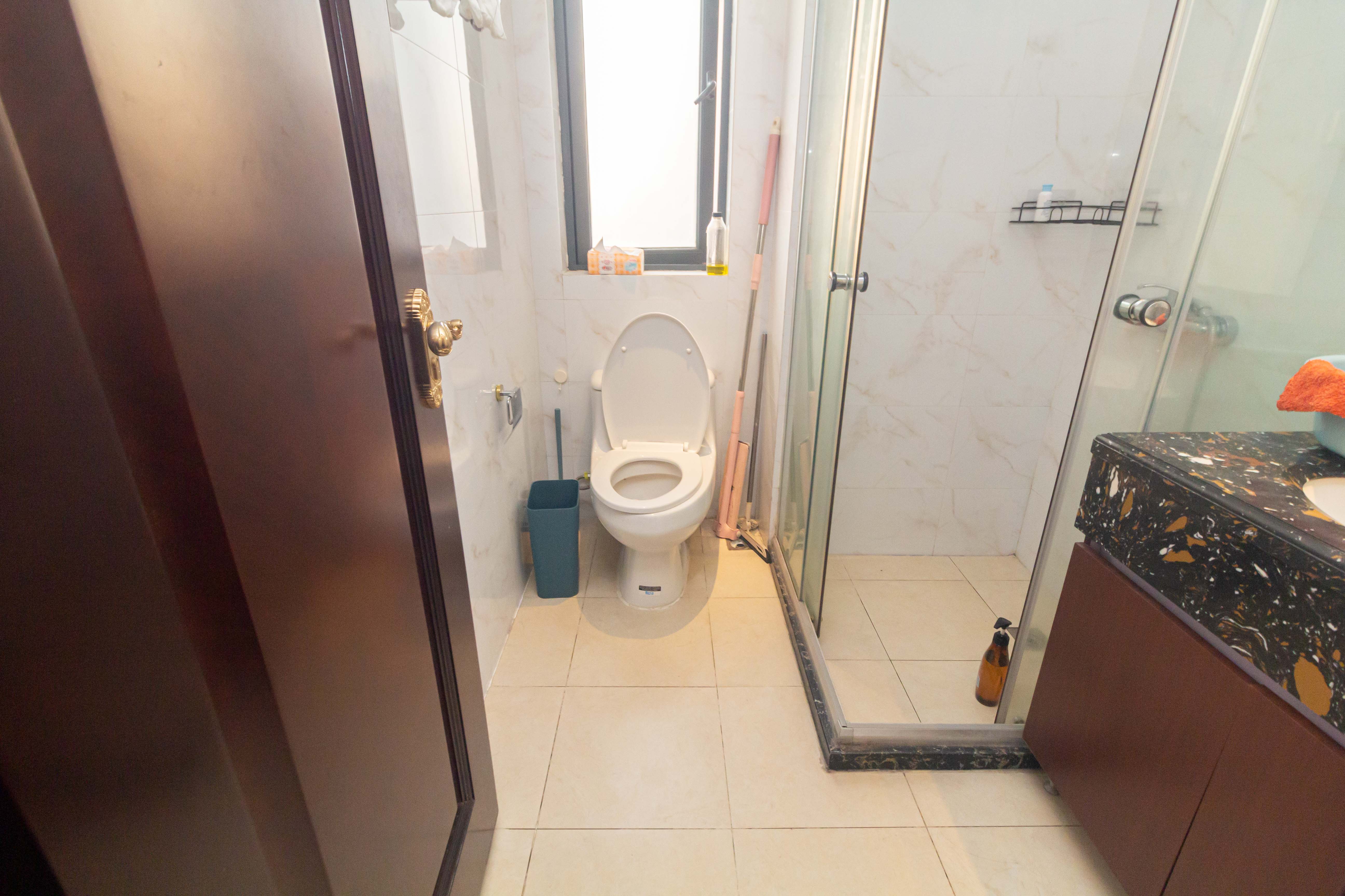 恒大江湾  3室2厅2卫    117.5万卫生间