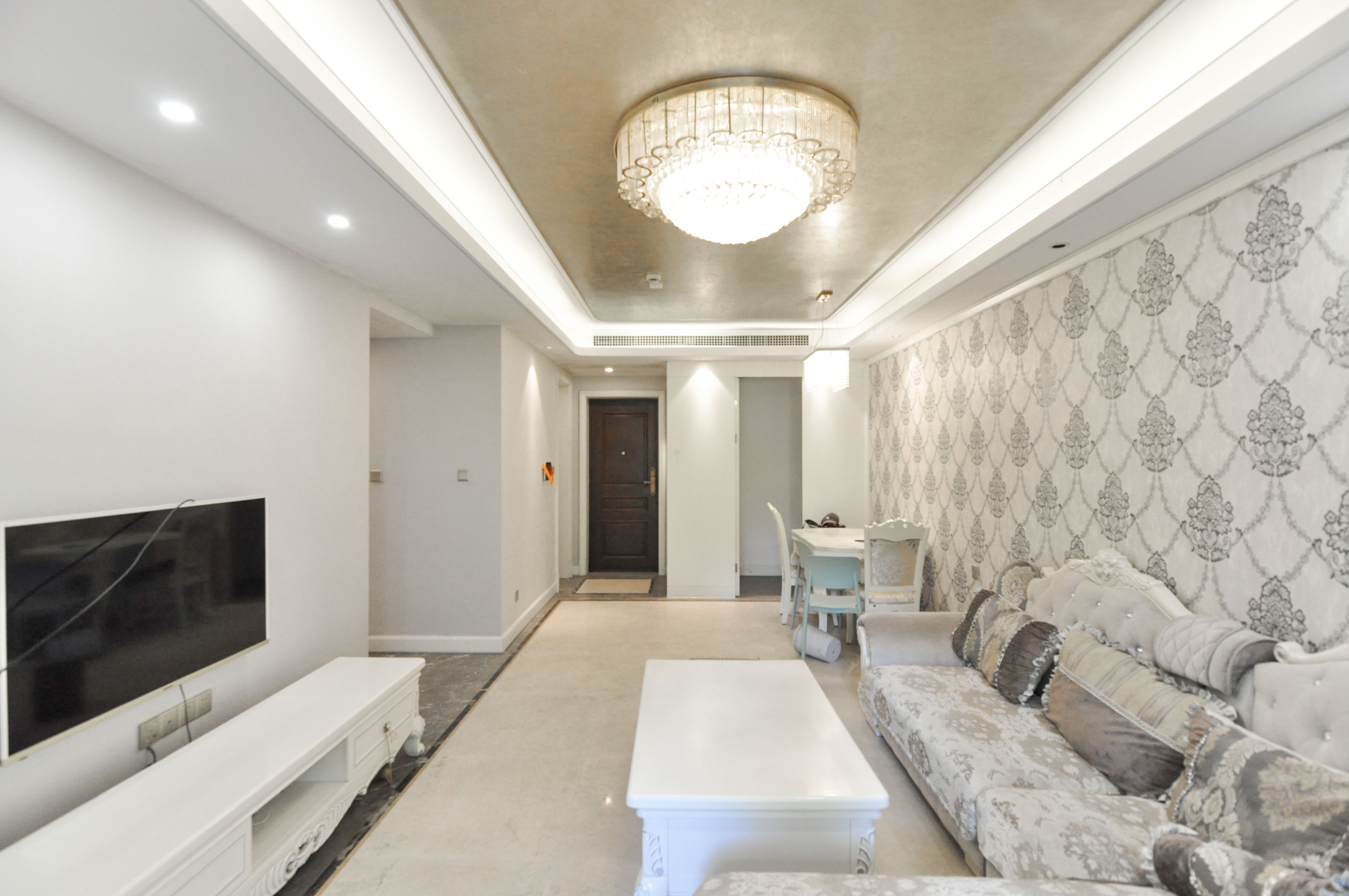 梅溪湖金茂府（金茂广场）（金茂览秀城）  3室2厅2卫    225.0万客厅