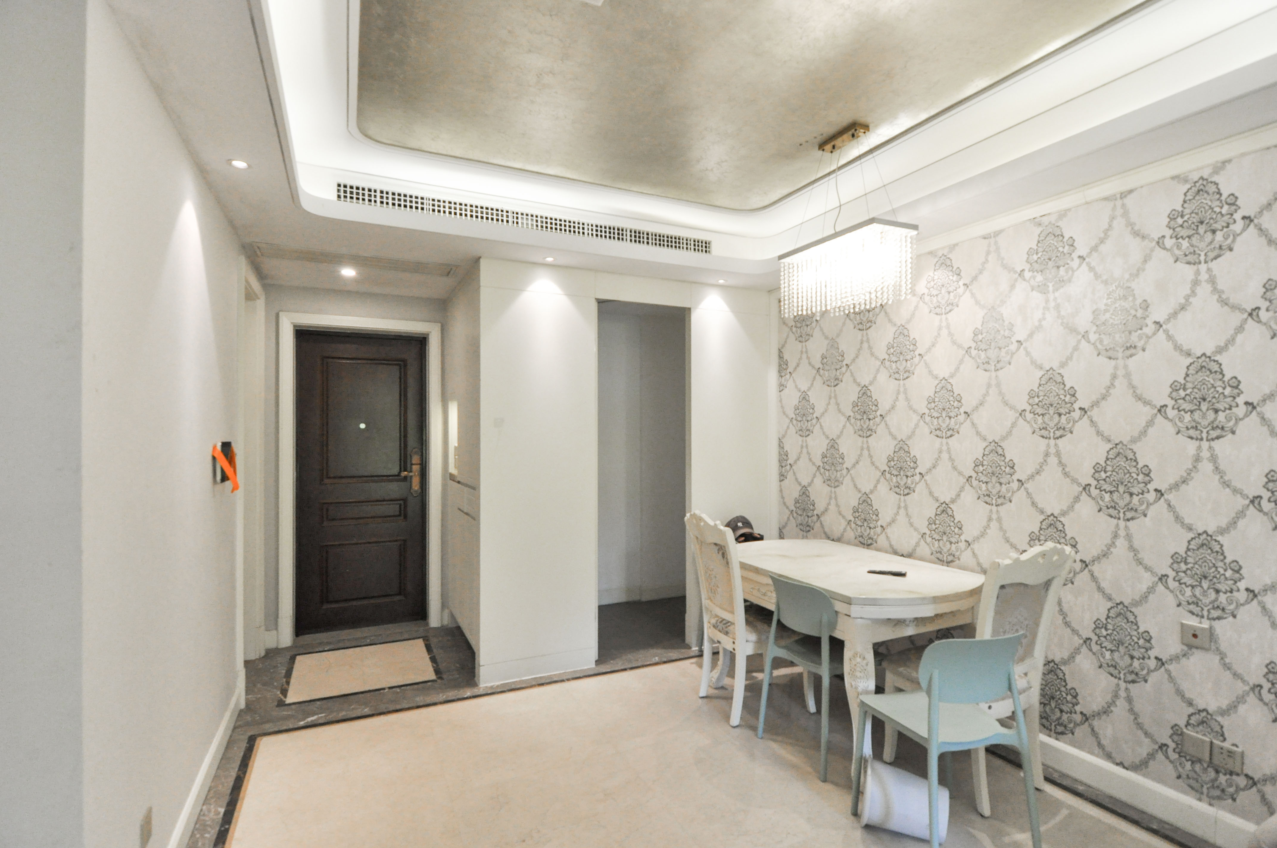 梅溪湖金茂府（金茂广场）（金茂览秀城）  3室2厅2卫    225.0万客厅