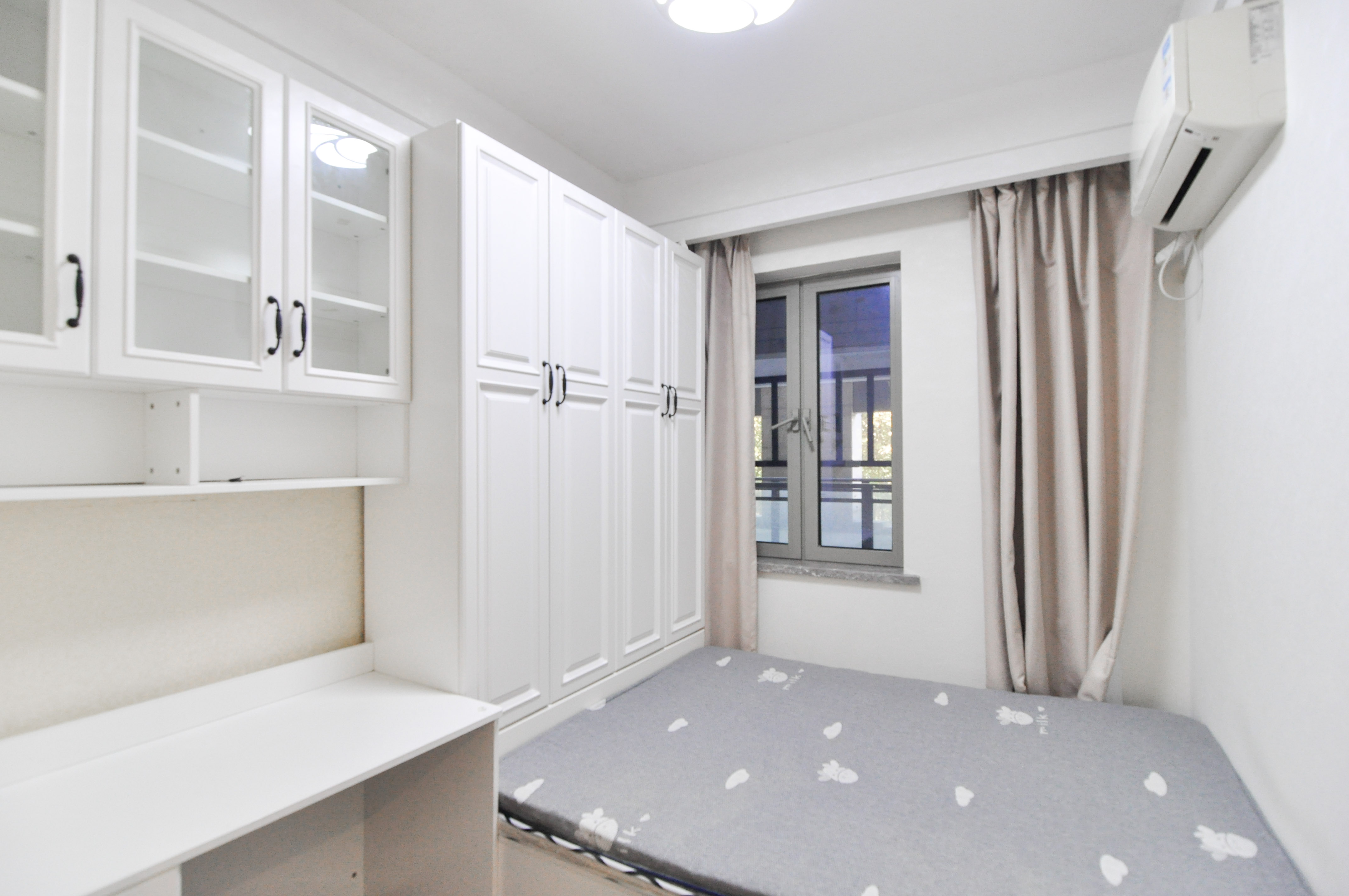 梅溪湖金茂府（金茂广场）（金茂览秀城）  3室2厅2卫    225.0万卧室