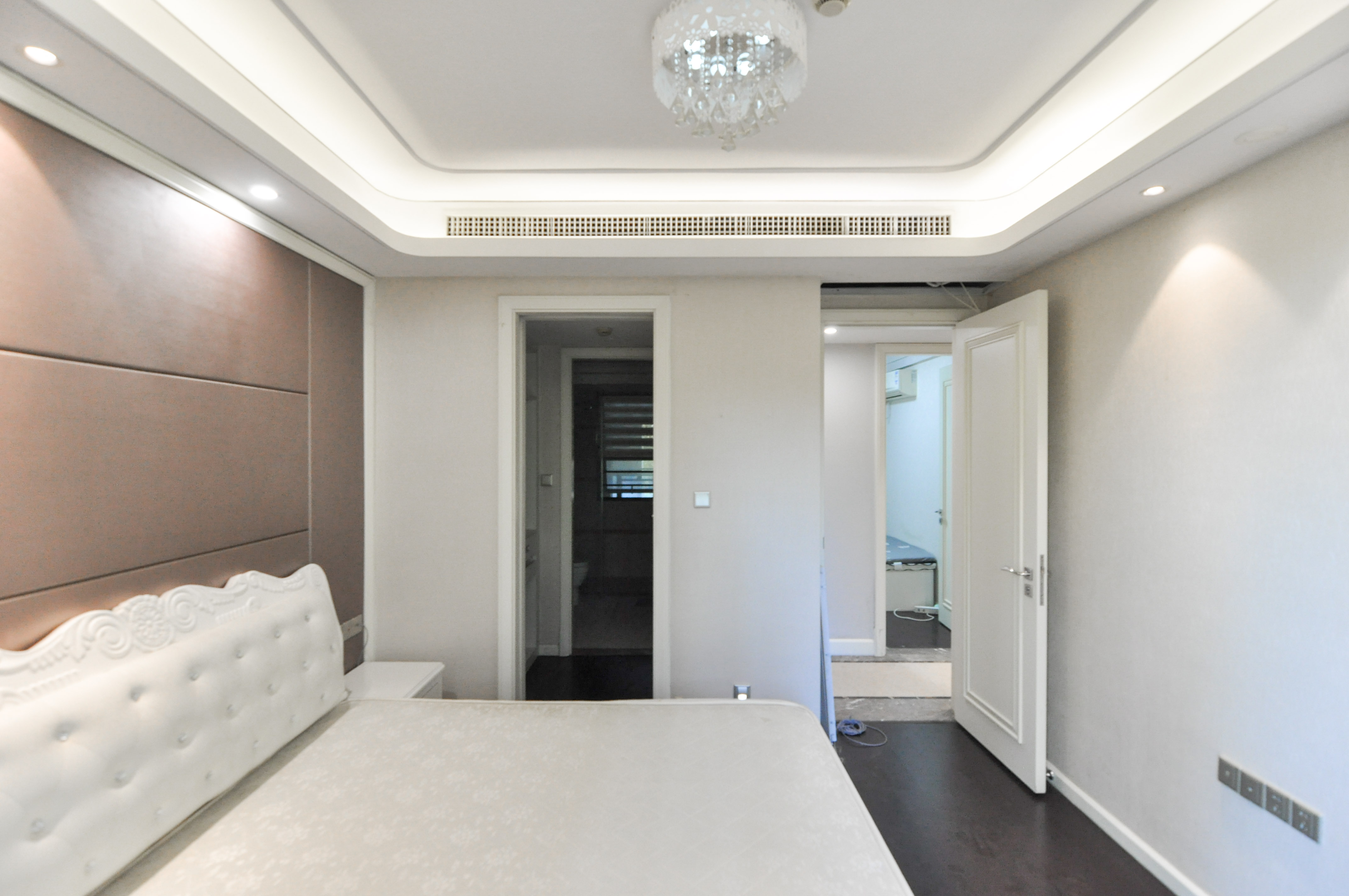 梅溪湖金茂府（金茂广场）（金茂览秀城）  3室2厅2卫    225.0万卧室