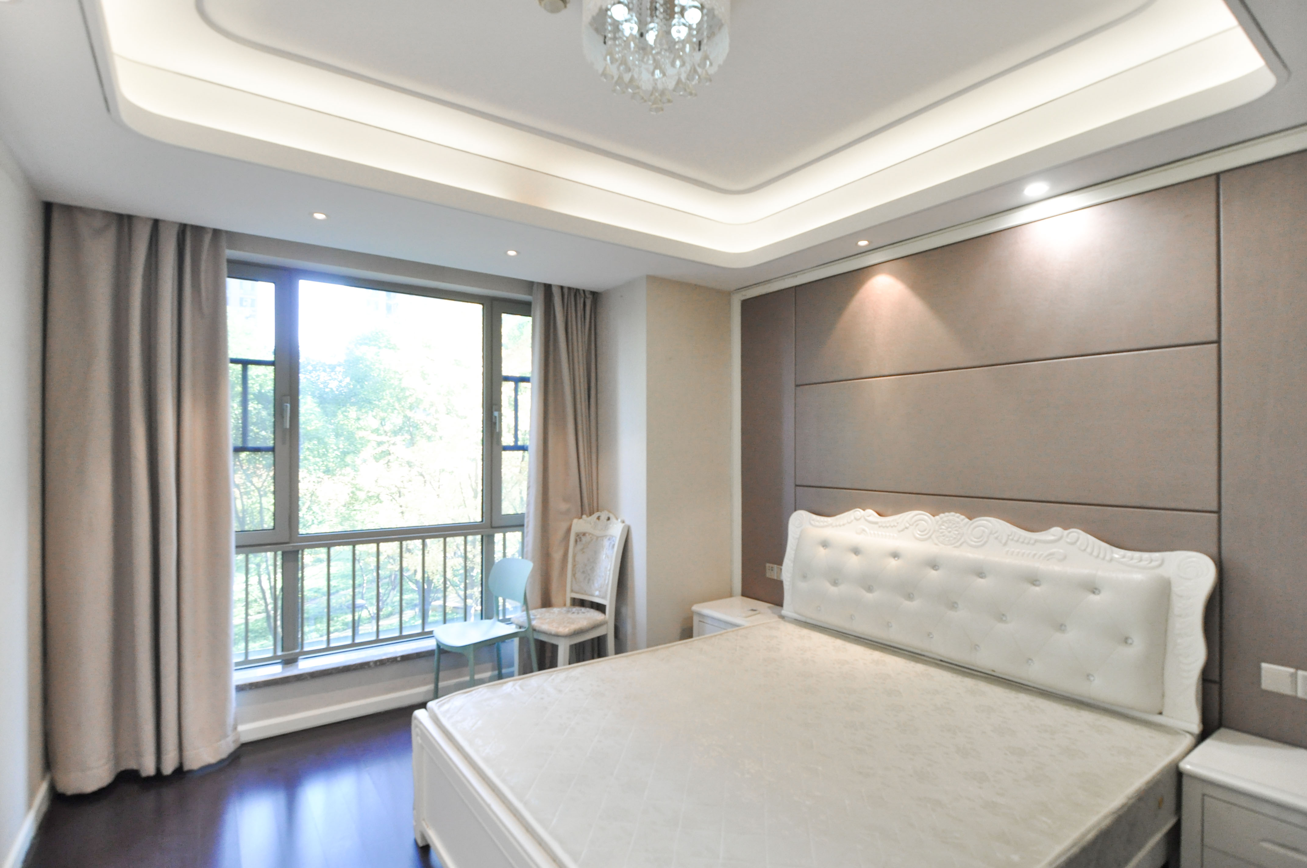 梅溪湖金茂府（金茂广场）（金茂览秀城）  3室2厅2卫    225.0万卧室