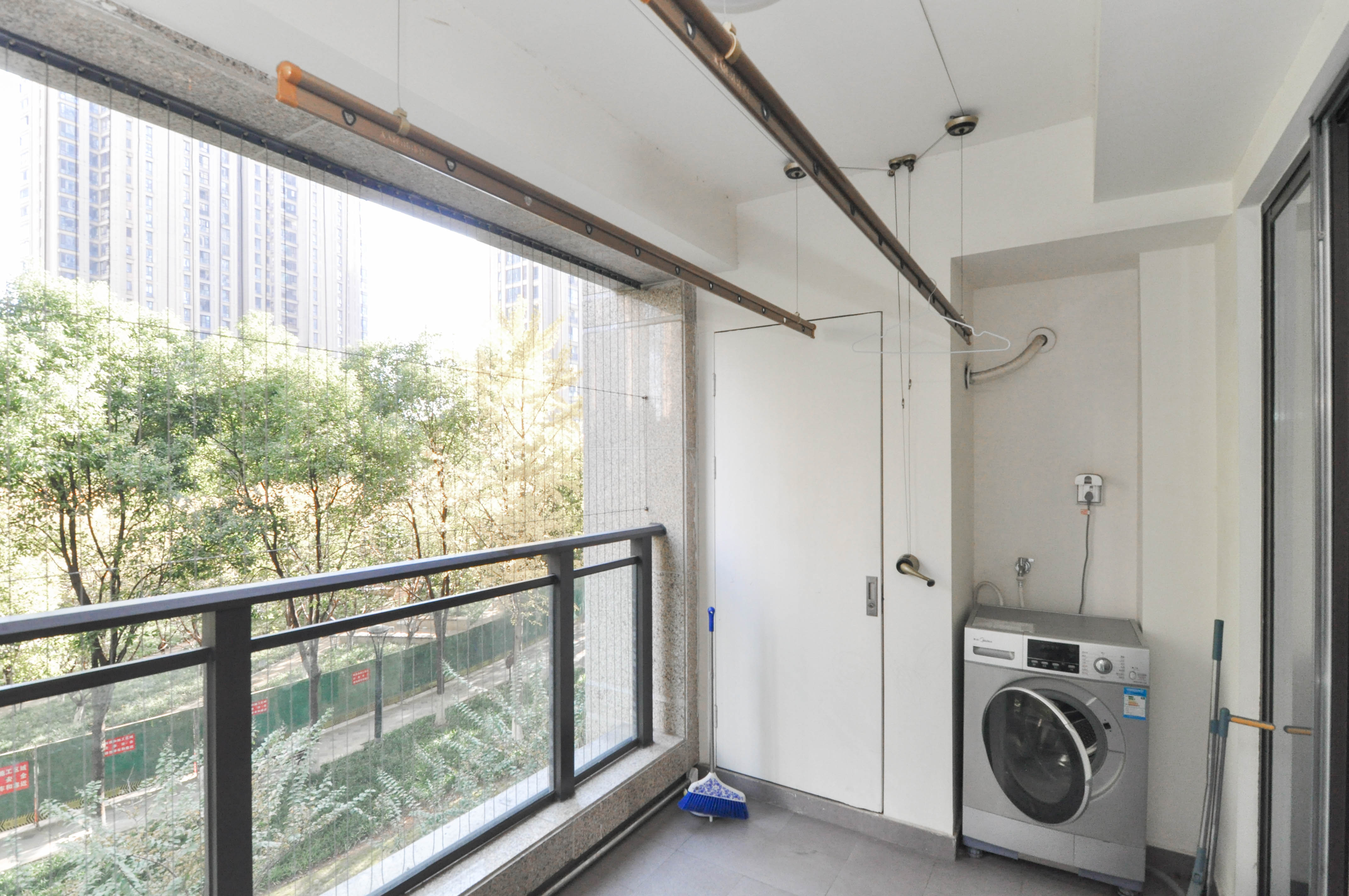 梅溪湖金茂府（金茂广场）（金茂览秀城）  3室2厅2卫    225.0万卧室