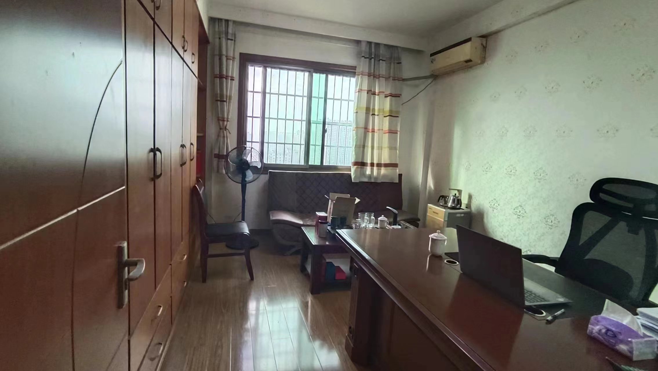 中信大厦  4室2厅2卫   2500.00元/月室内图