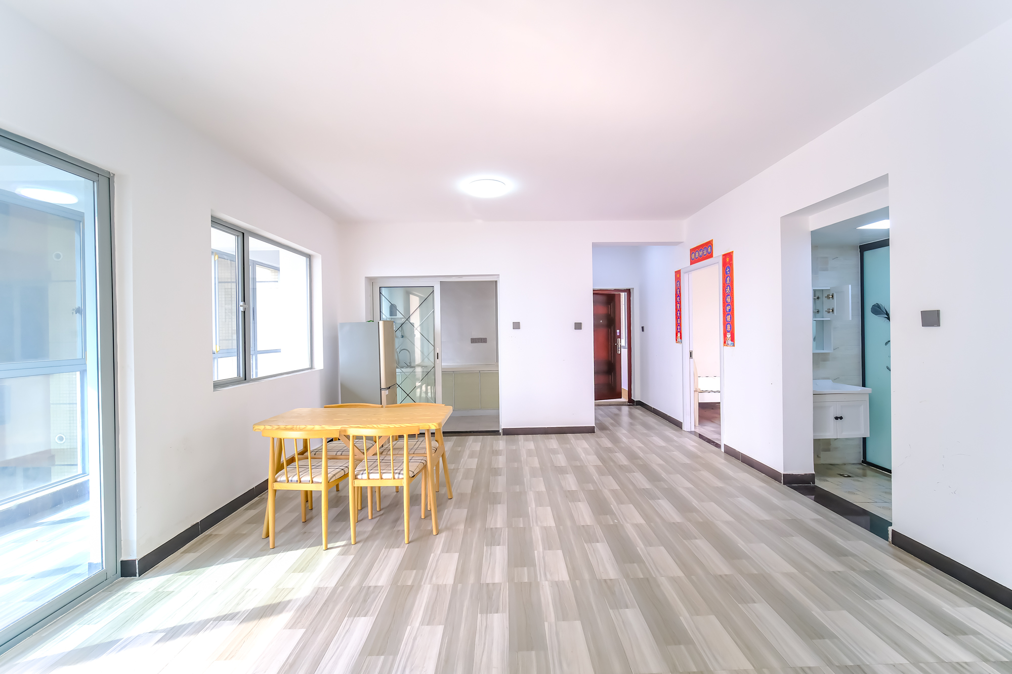 湖湘奥林匹克花园 3室2厅2卫 75.00万 湖湘奥林匹克花园 3室2厅2卫 75.00万客厅