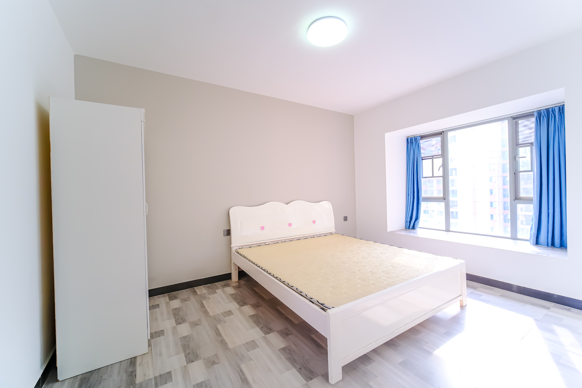 湖湘奥林匹克花园 3室2厅2卫 75.00万 湖湘奥林匹克花园 3室2厅2卫 75.00万卧室