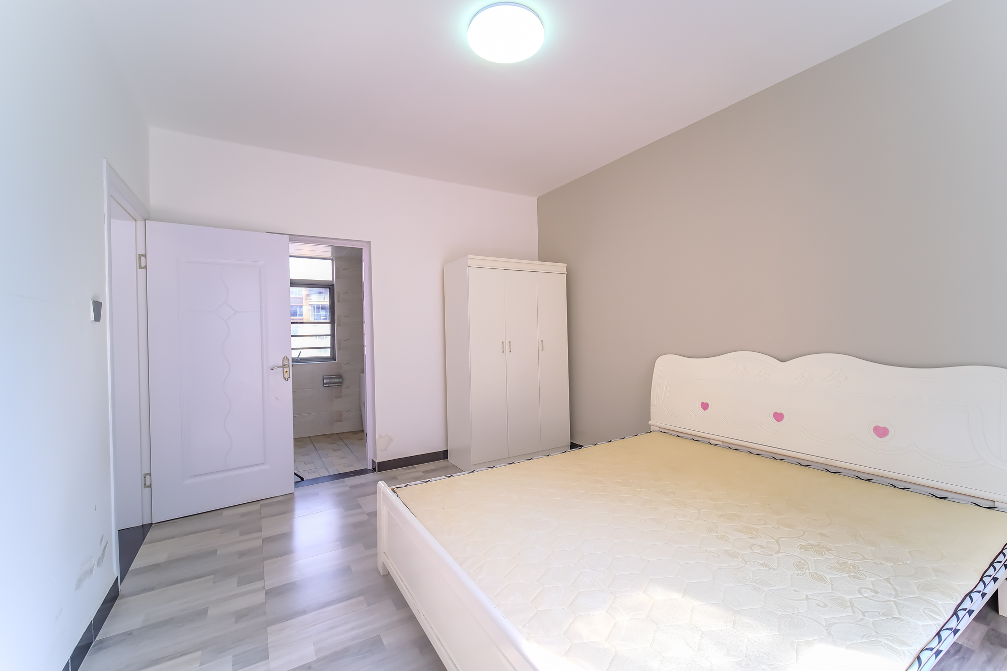 湖湘奥林匹克花园 3室2厅2卫 75.00万 湖湘奥林匹克花园 3室2厅2卫 75.00万卧室