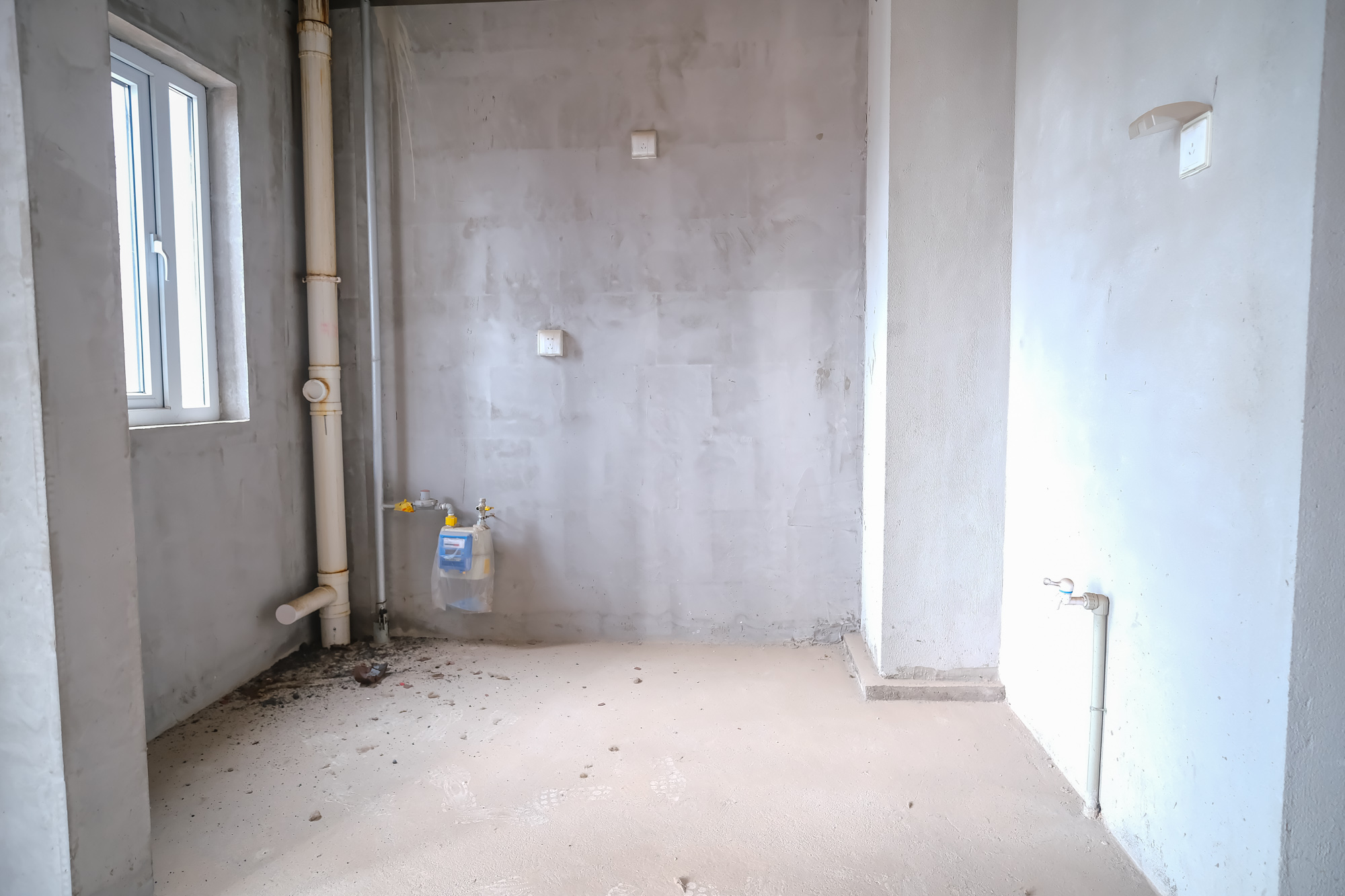 荣盛花语城  4室2厅2卫    90.0万 荣盛花语城  4室2厅2卫    90.0万厨房