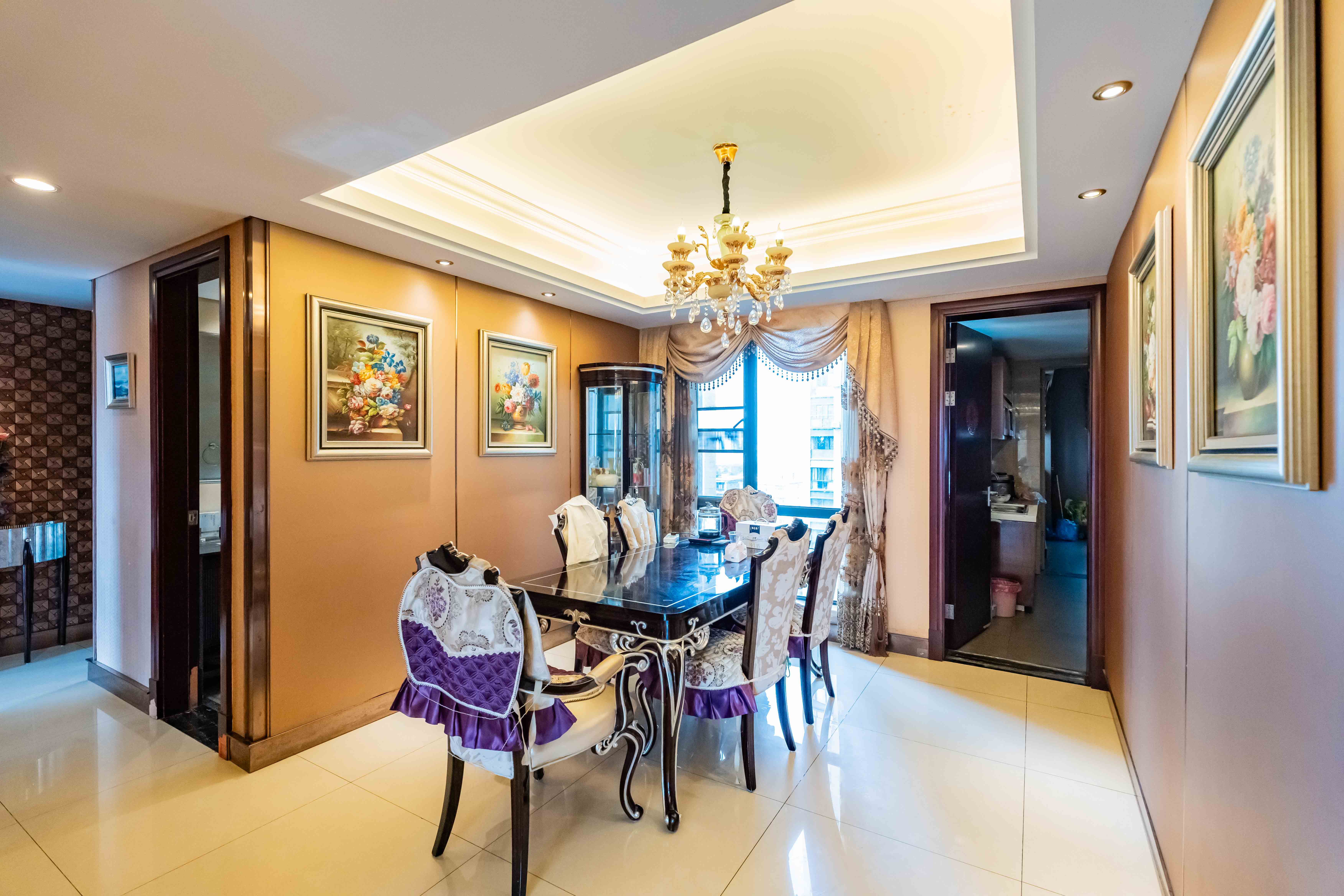 复地崑玉国际一期 3室2厅2卫 239.9万 复地崑玉国际一期 3室2厅2卫 239.9万客厅