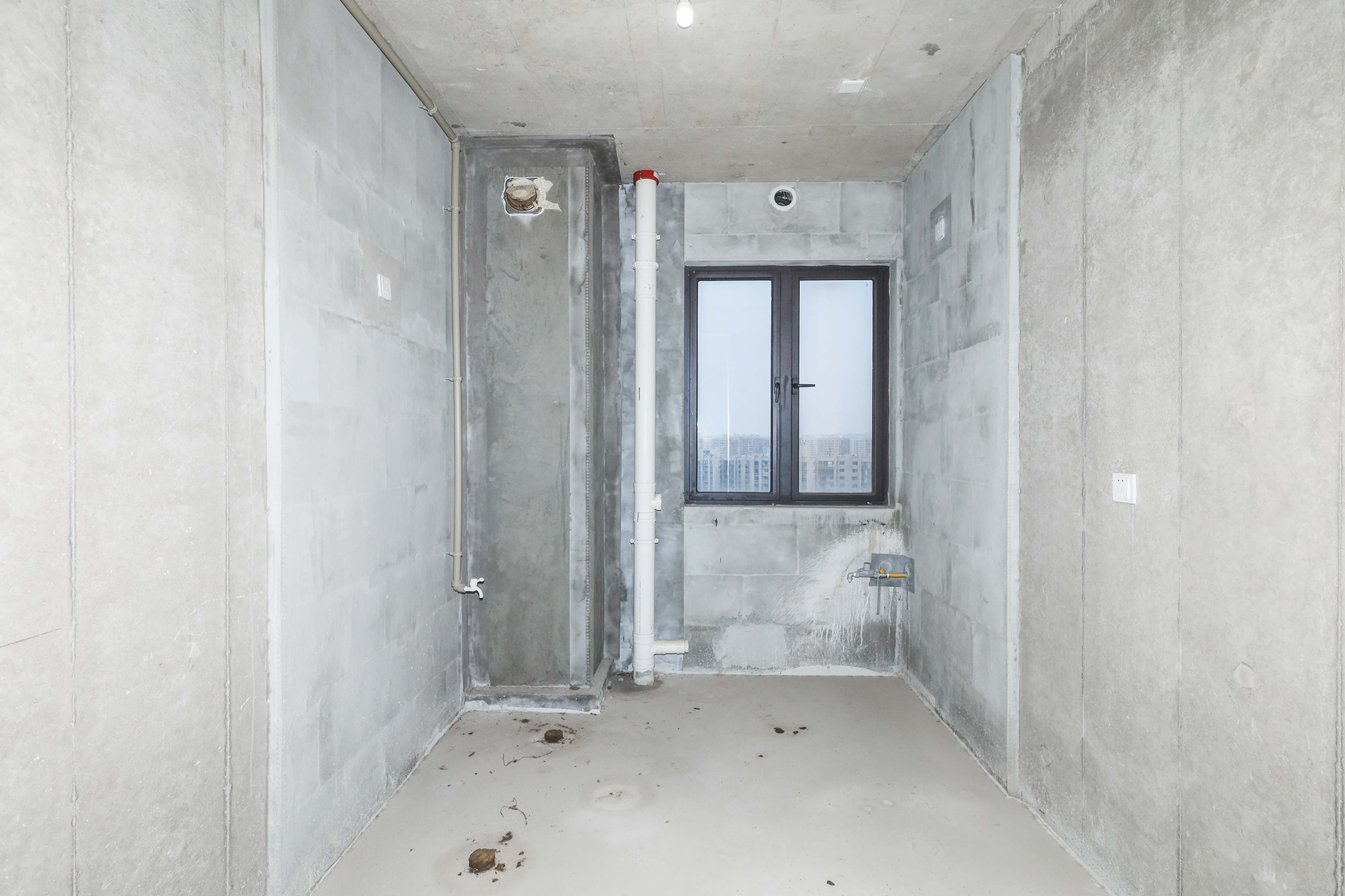 建发央著  4室2厅2卫   260.00万厨房