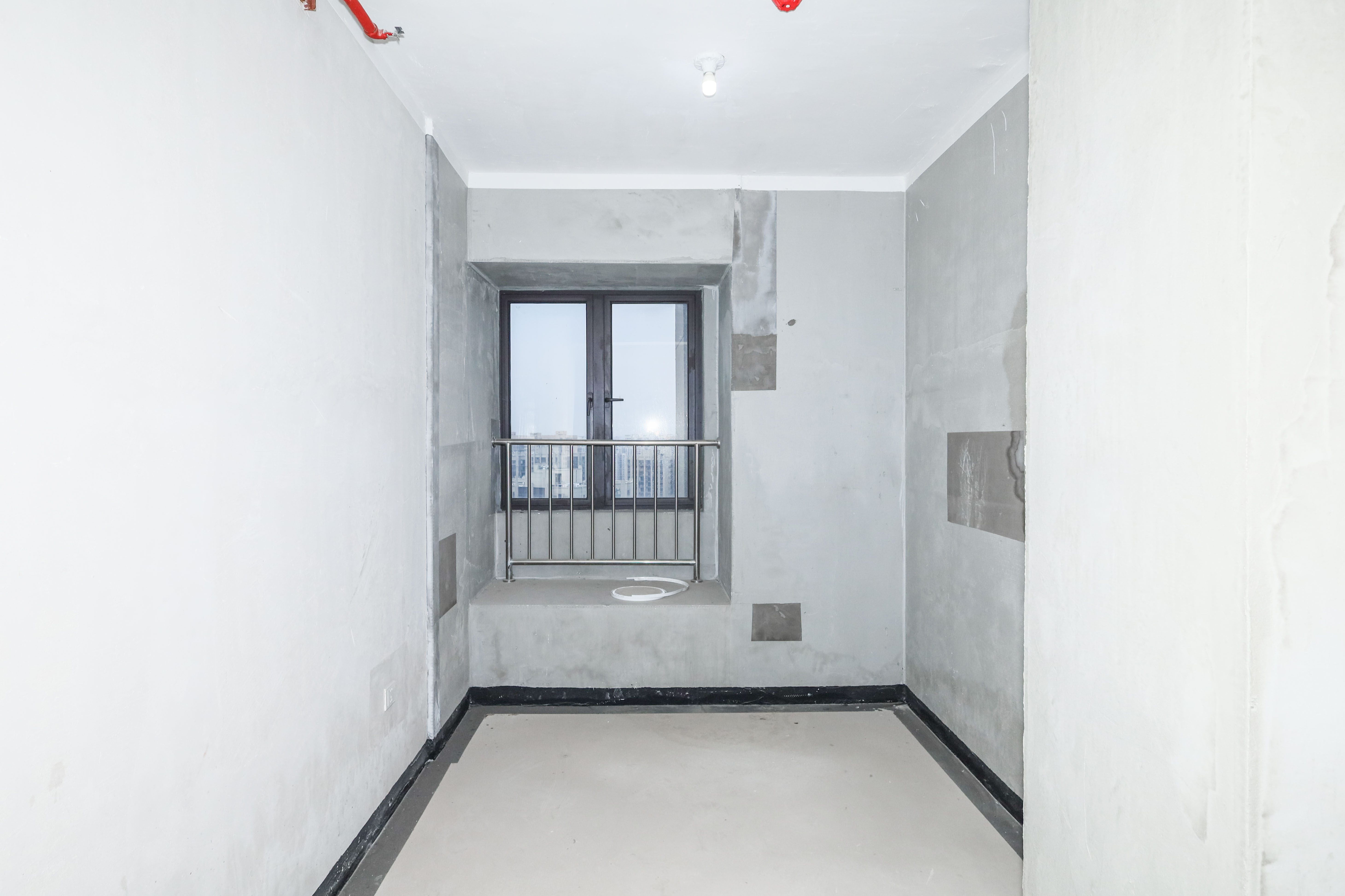 建发央著  4室2厅2卫   260.00万卧室