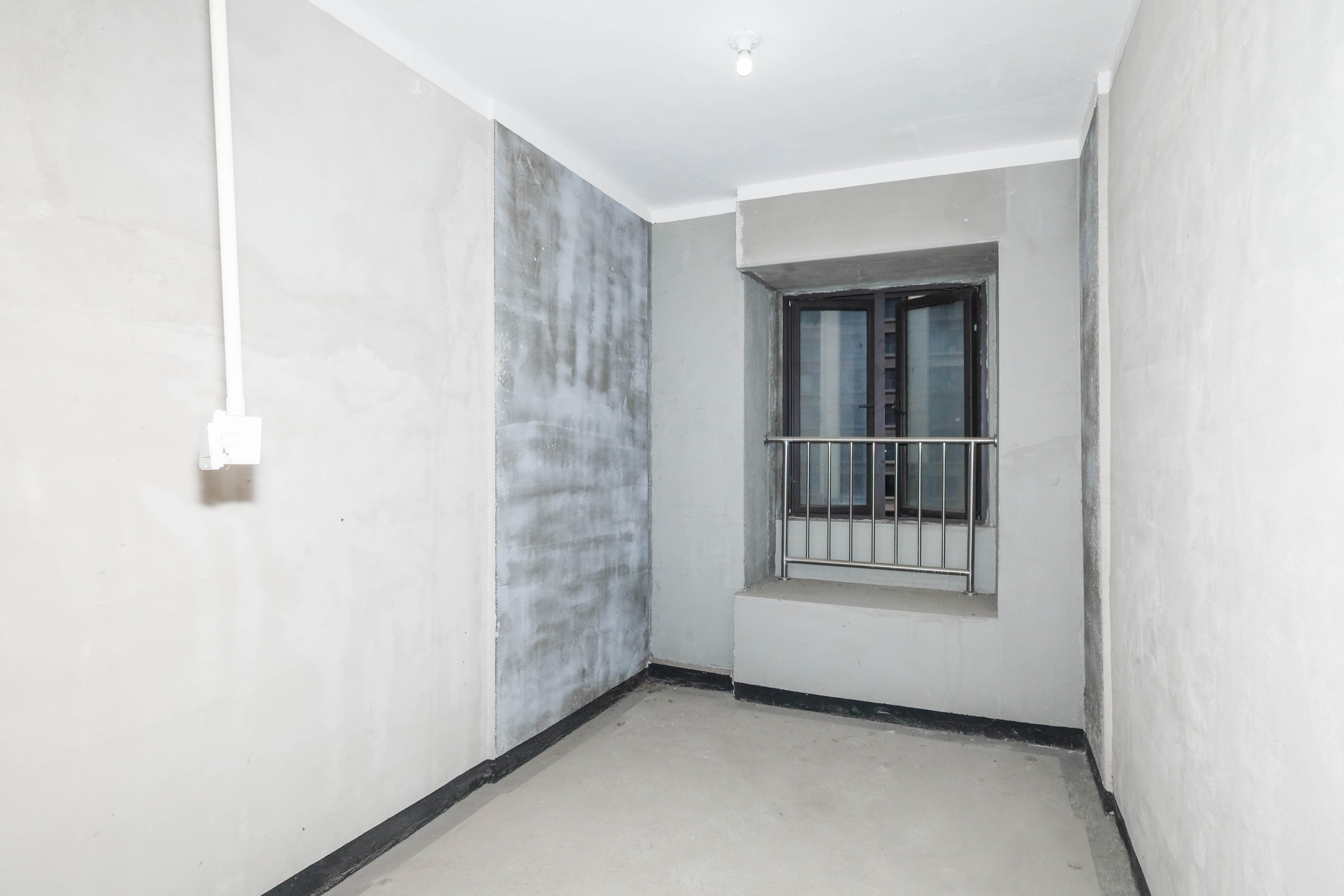 建发央著  4室2厅2卫   278.00万卧室