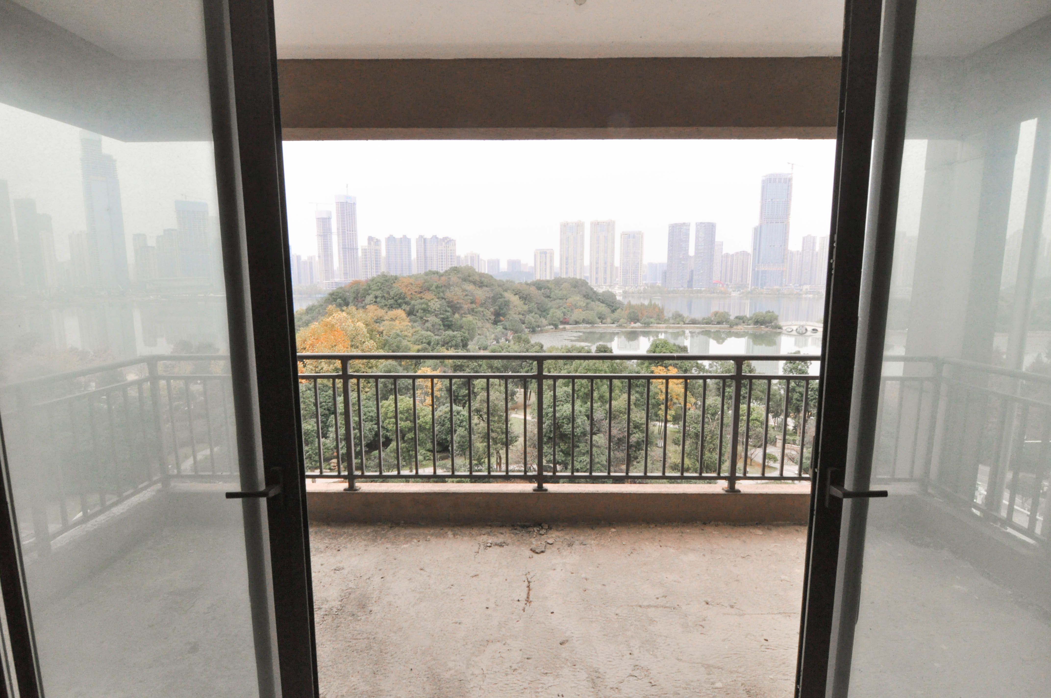 佳兆业云顶梅溪湖（佳兆业梅溪荟）  5室2厅3卫   450.00万其他