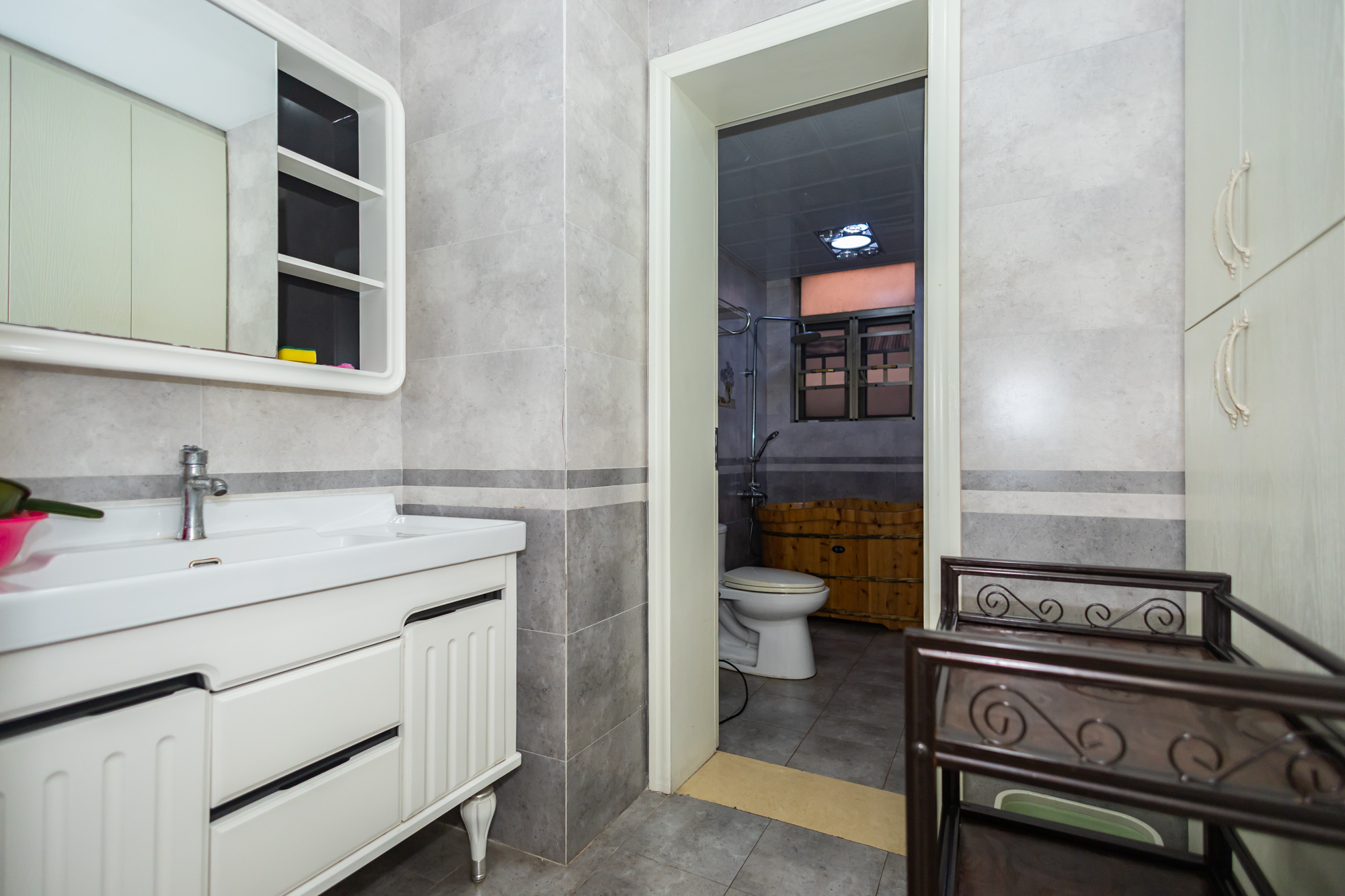 碧桂园威尼斯城 5室2厅1卫 92.0万 碧桂园威尼斯城 5室2厅1卫 92.0万卫生间