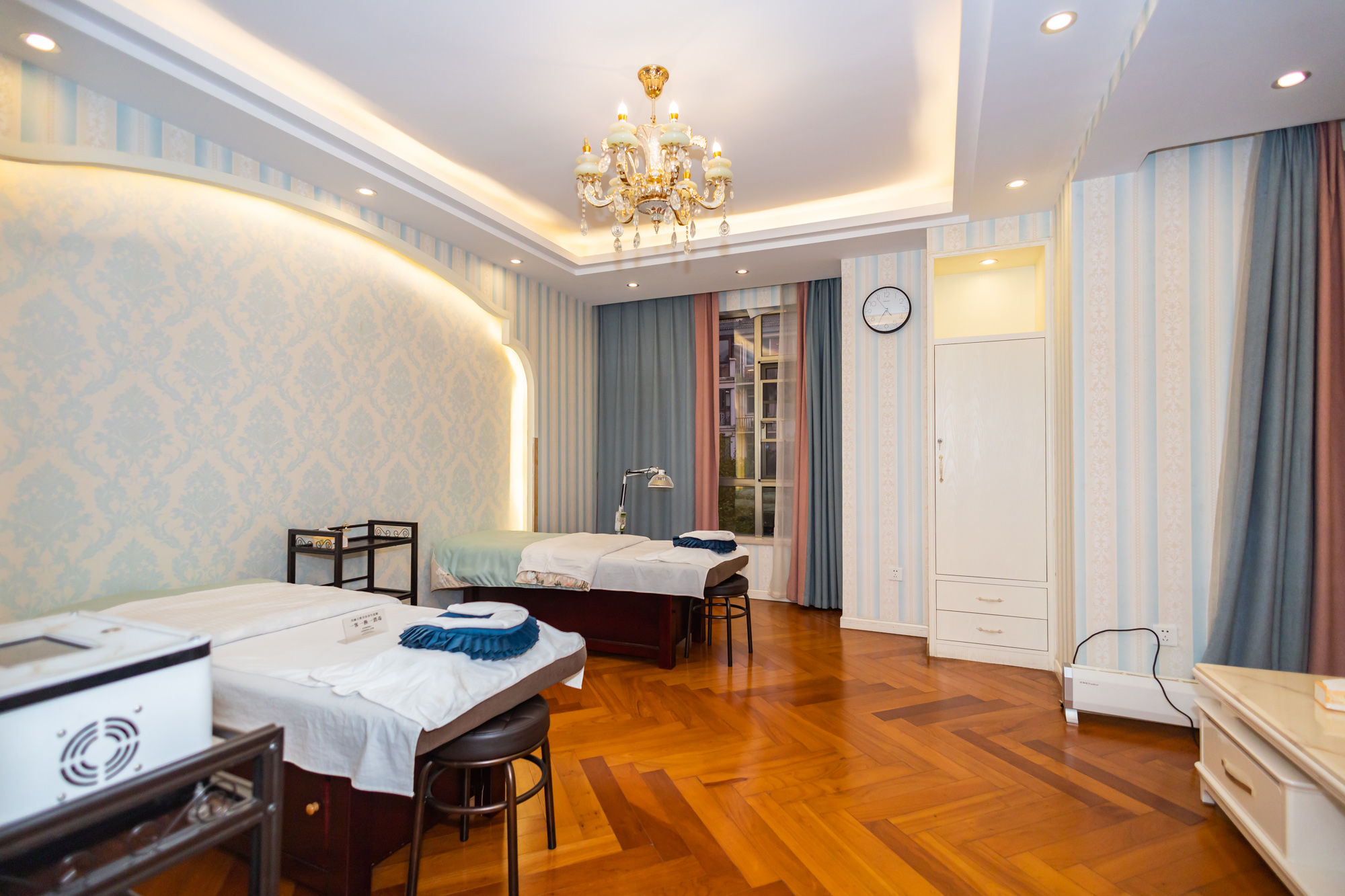 碧桂园威尼斯城 5室2厅1卫 92.0万 碧桂园威尼斯城 5室2厅1卫 92.0万卧室