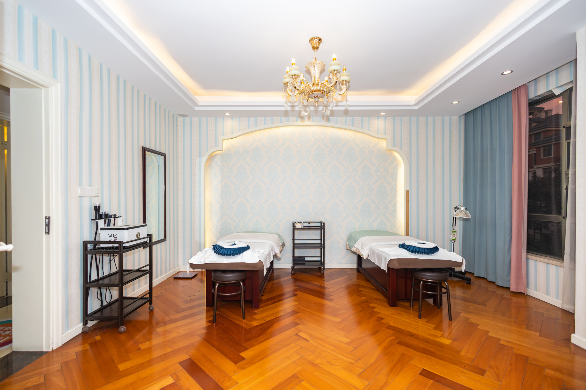 碧桂园威尼斯城  5室2厅1卫    92.0万卧室