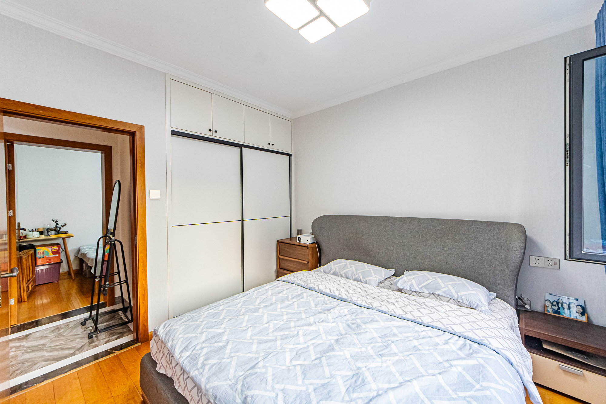 北辰三角洲E4区  3室2厅1卫    173.0万卧室