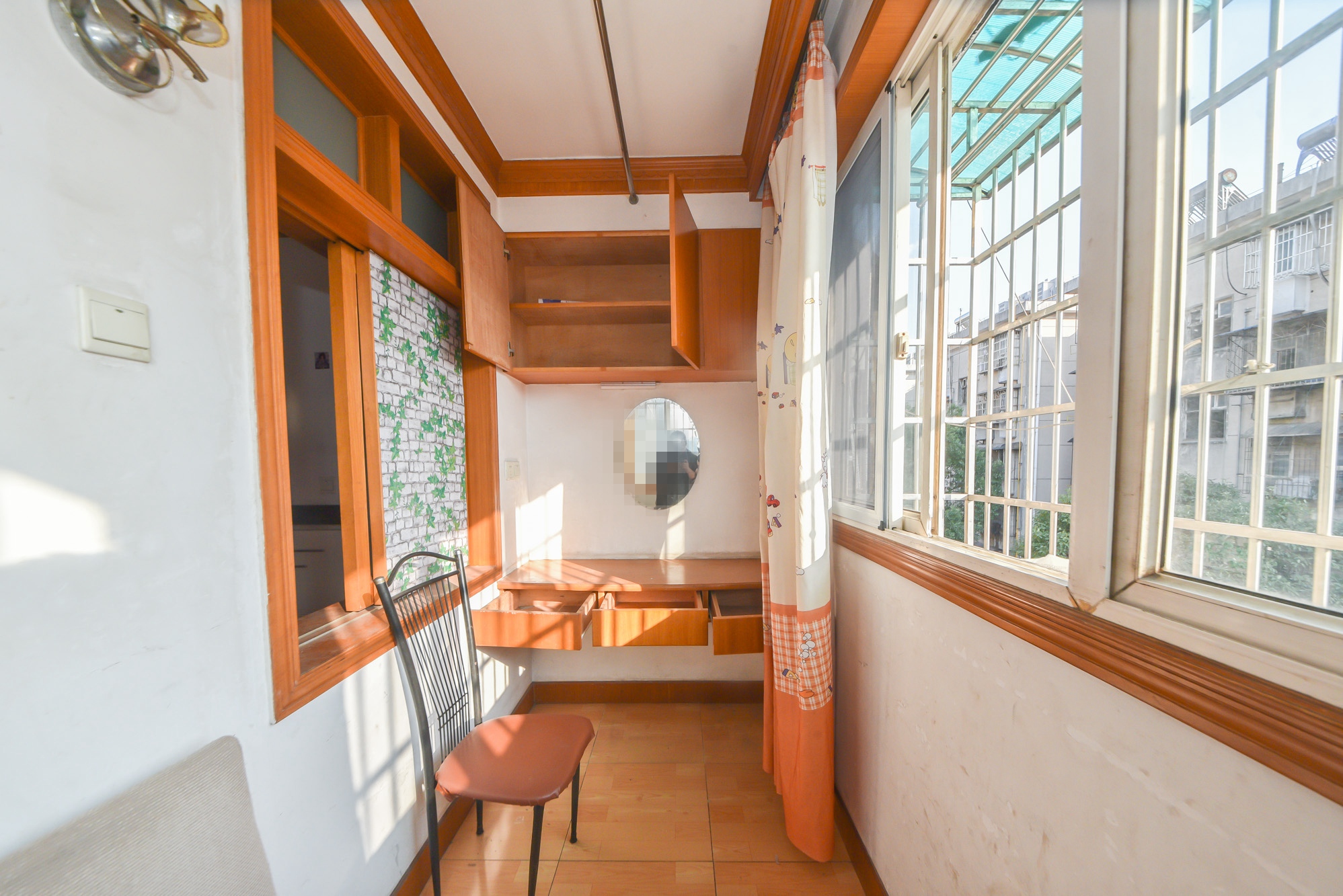 友谊一村  2室2厅1卫    35.0万阳台