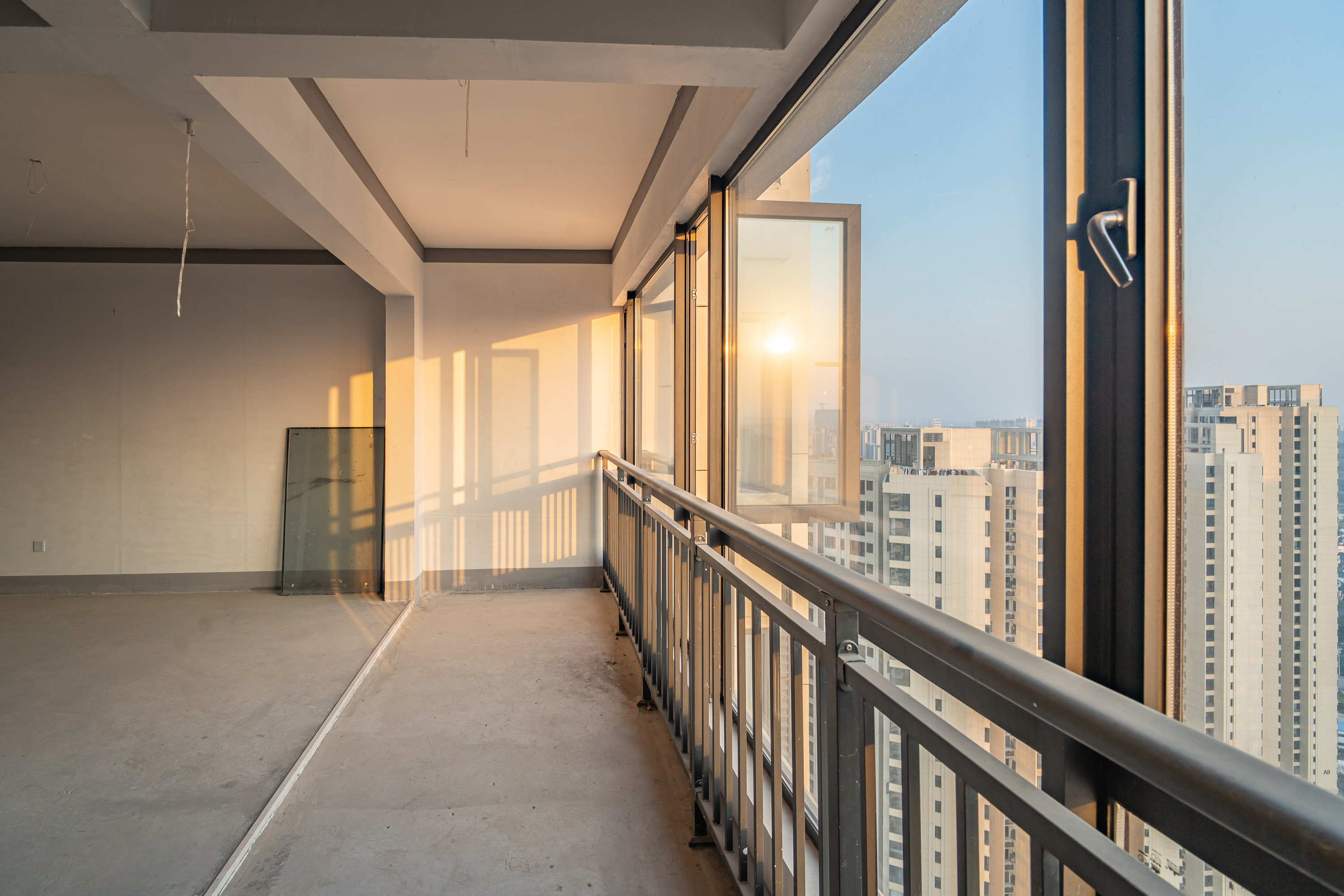 建投象山国际  3室2厅2卫    145.0万阳台