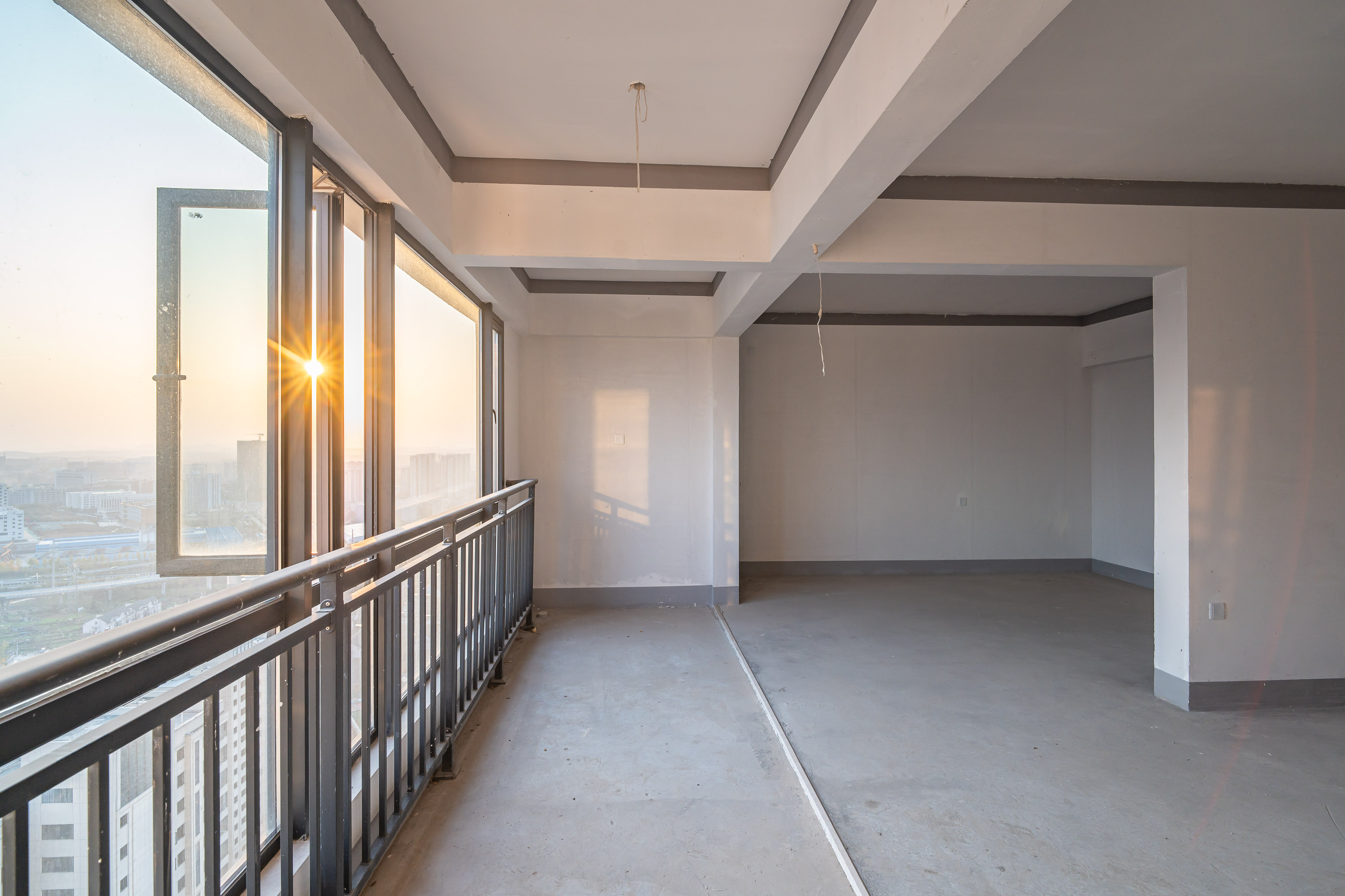 建投象山国际  3室2厅2卫    145.0万阳台