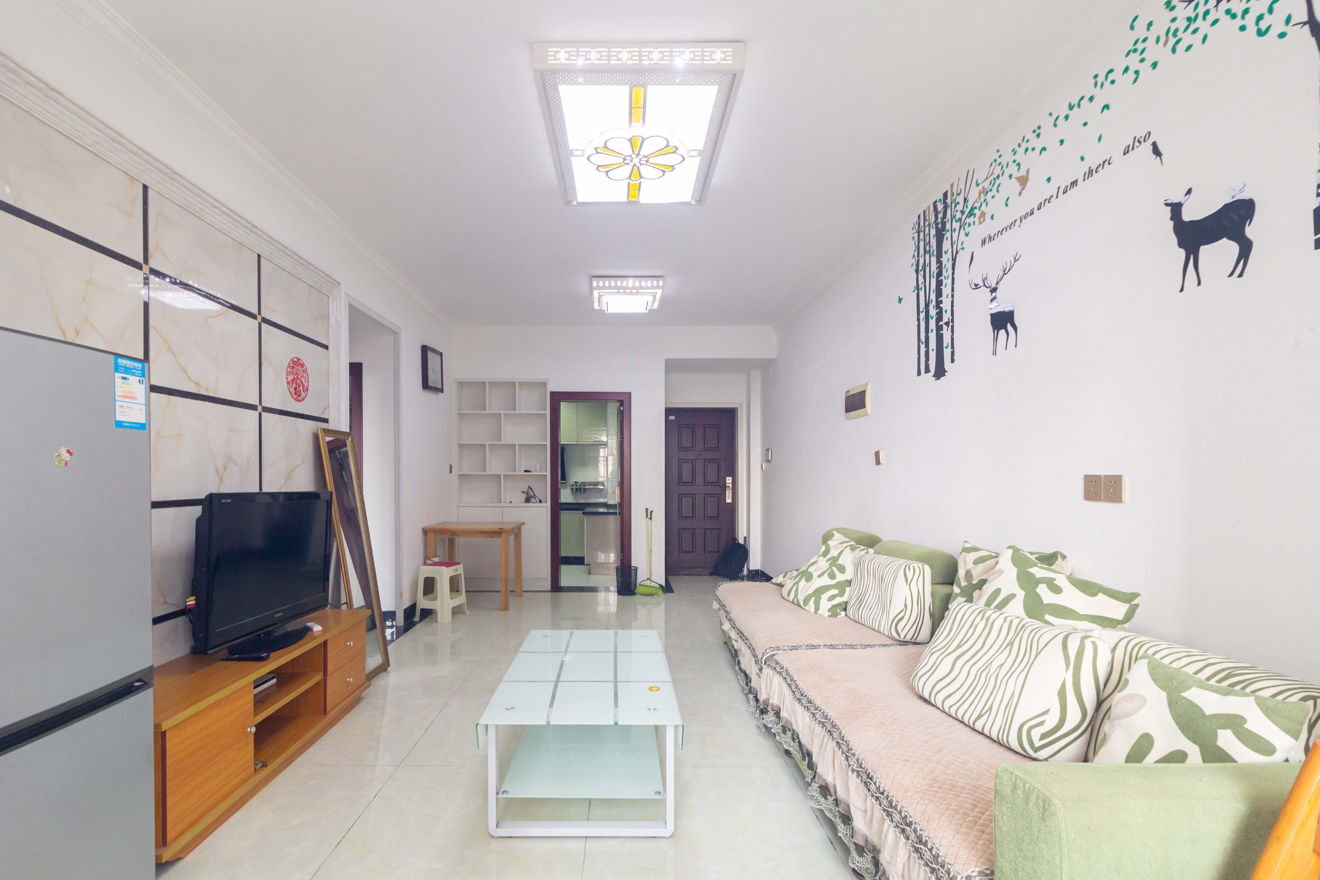 辉宏橄榄城 2室2厅1卫 41.8万 辉宏橄榄城 2室2厅1卫 41.8万客厅