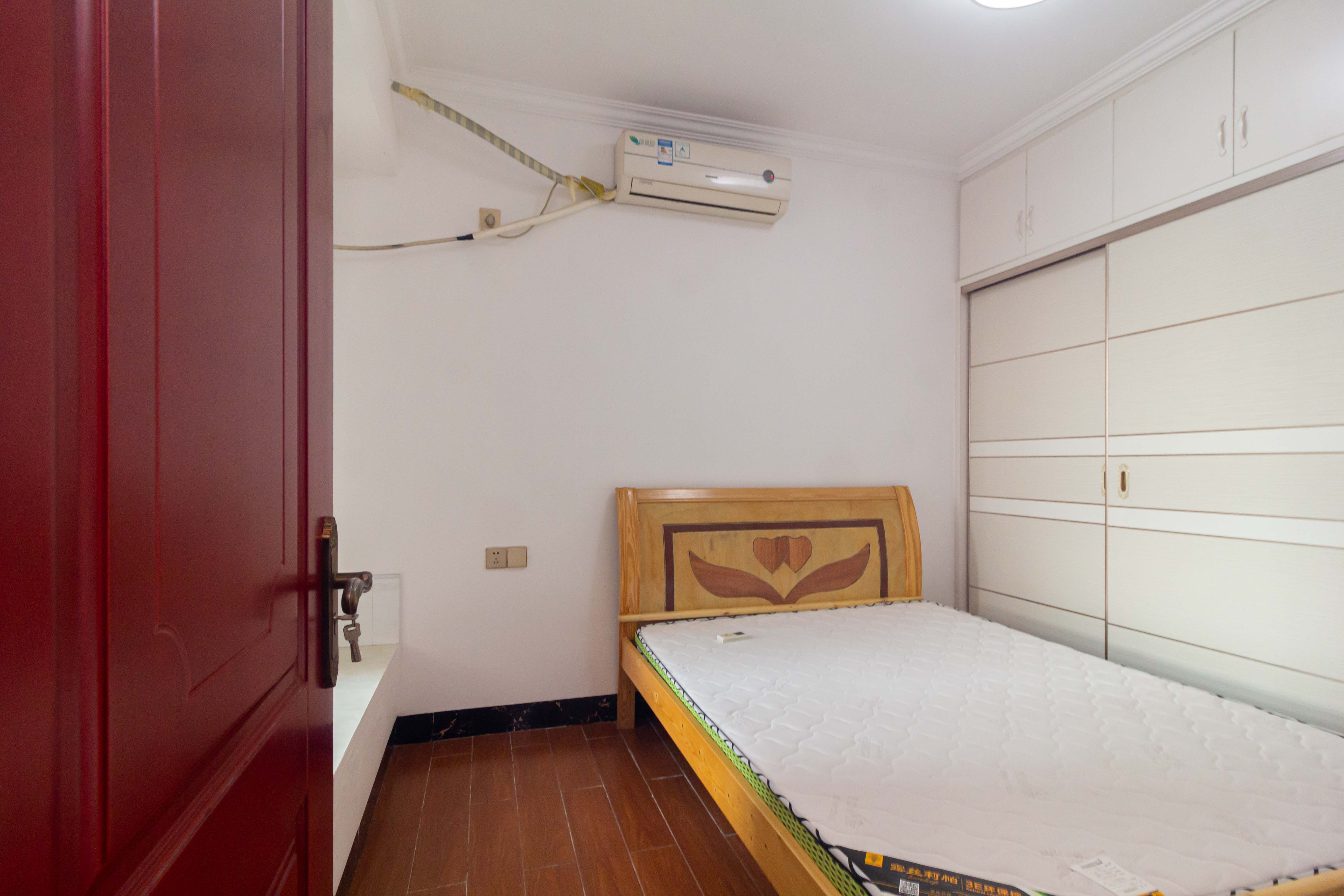 辉宏橄榄城 2室2厅1卫 41.8万 辉宏橄榄城 2室2厅1卫 41.8万卧室