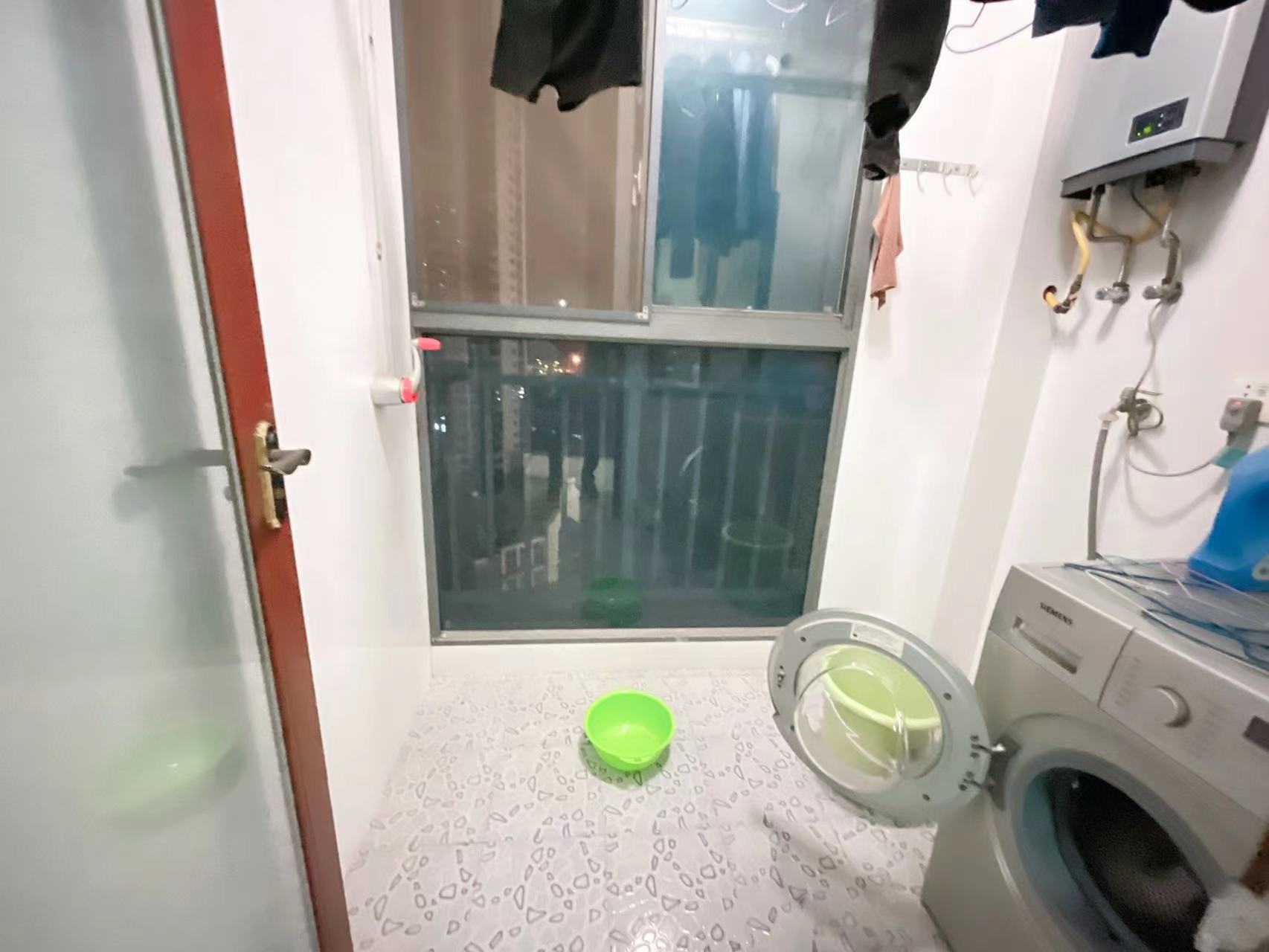 流金岁月-华晨国际  2室2厅1卫    45.8万 流金岁月-华晨国际  2室2厅1卫    45.8万室内图