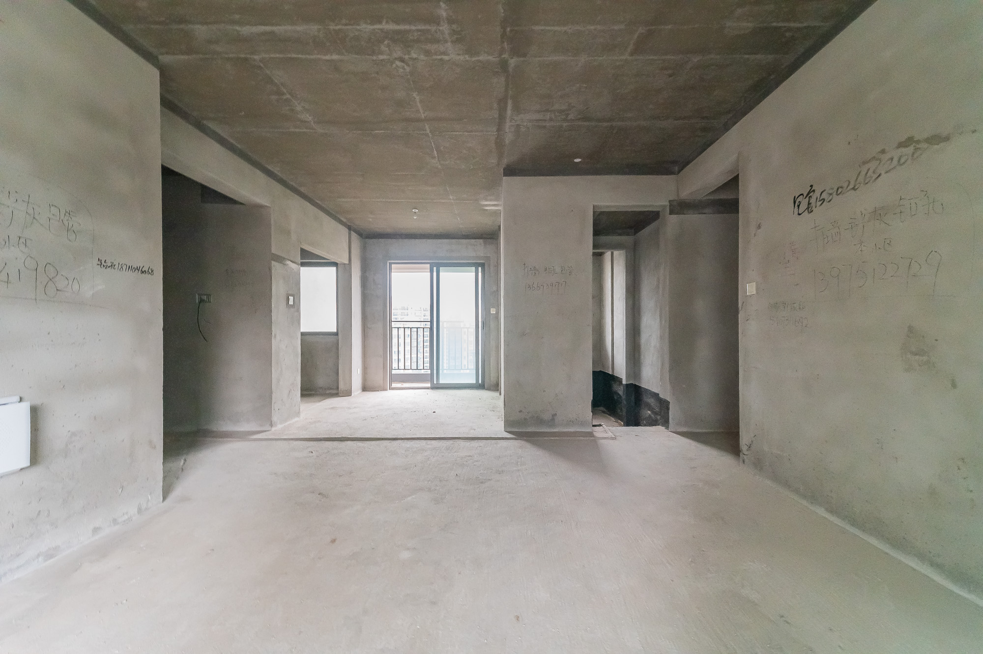 中建悦和城  4室2厅2卫   124.00万客厅