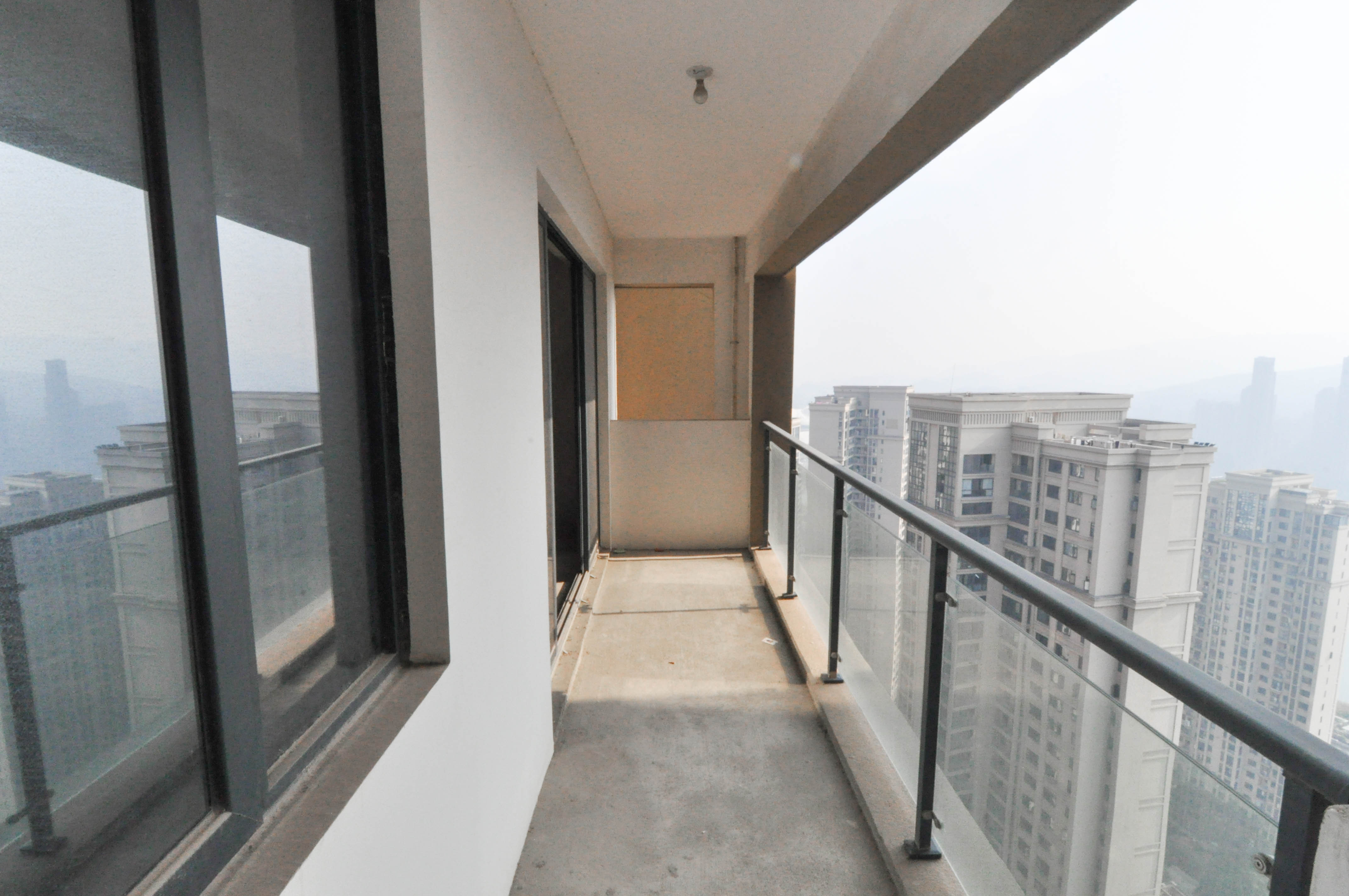 中建梅溪湖中心  4室2厅2卫   195.00万其他