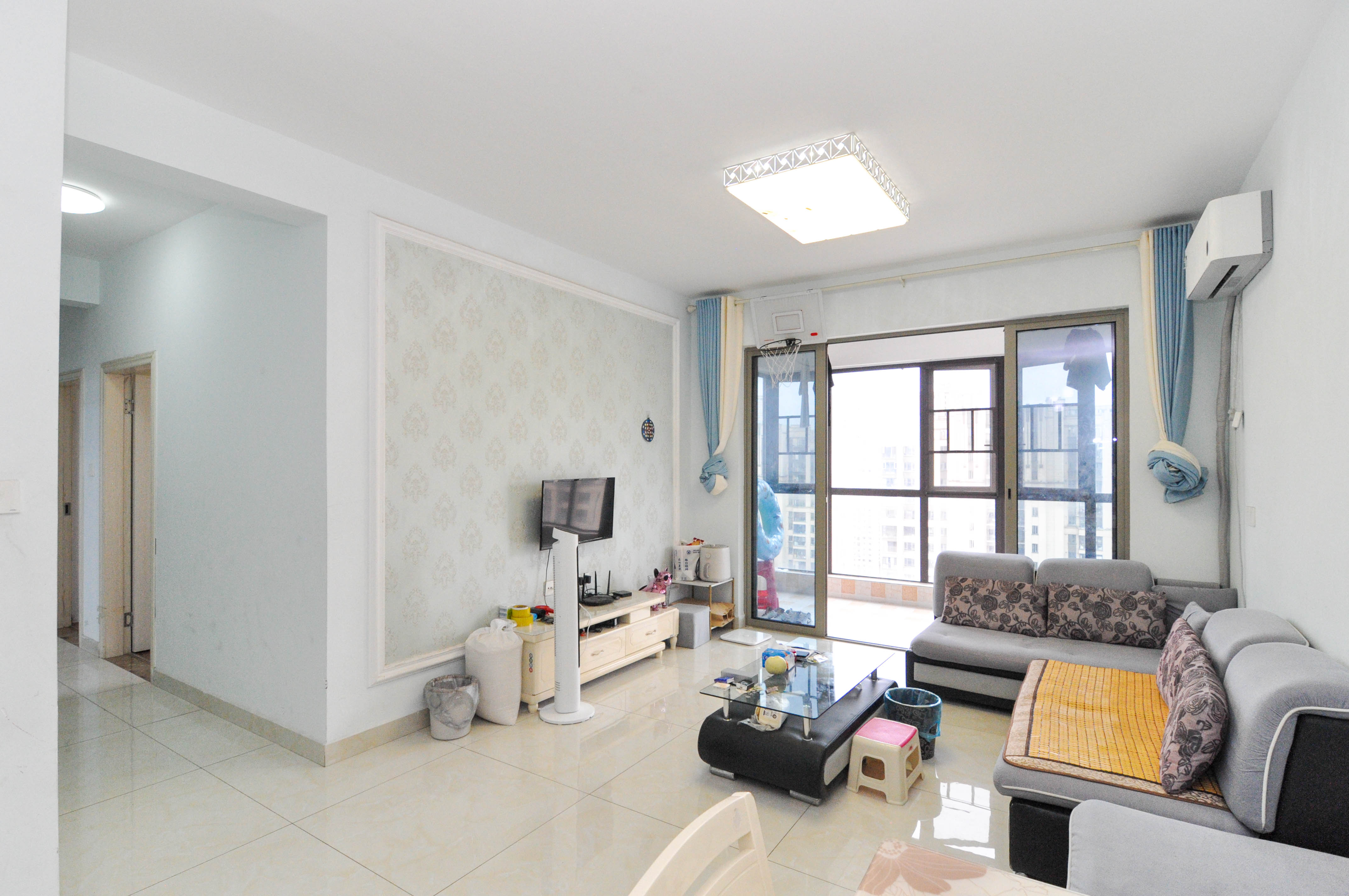 梅溪湖金茂悦(金悦雅苑)  3室2厅2卫    143.0万 梅溪湖金茂悦(金悦雅苑)  3室2厅2卫    143.0万客厅