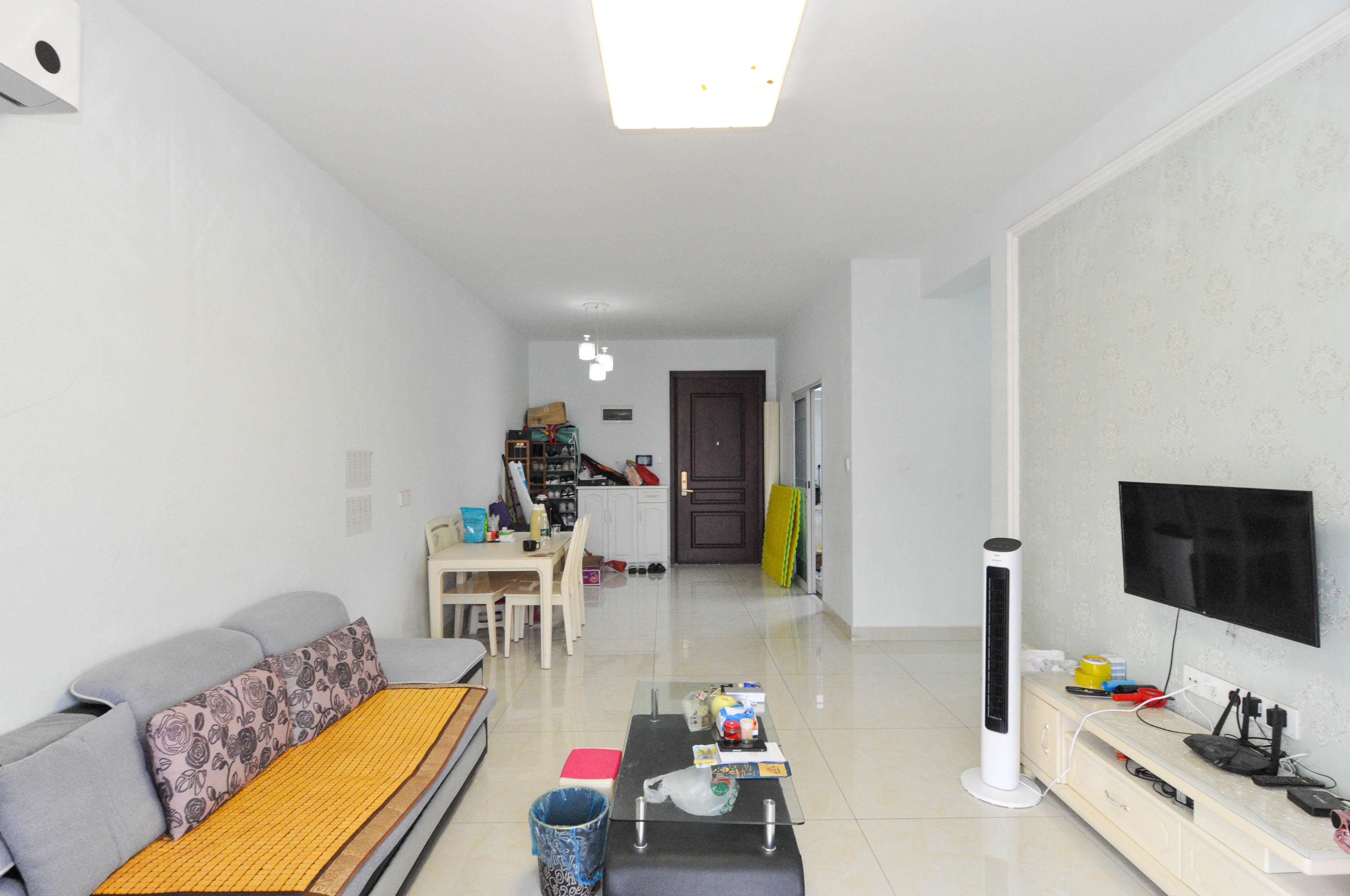 梅溪湖金茂悦（金悦雅苑）  3室2厅2卫    143.0万客厅