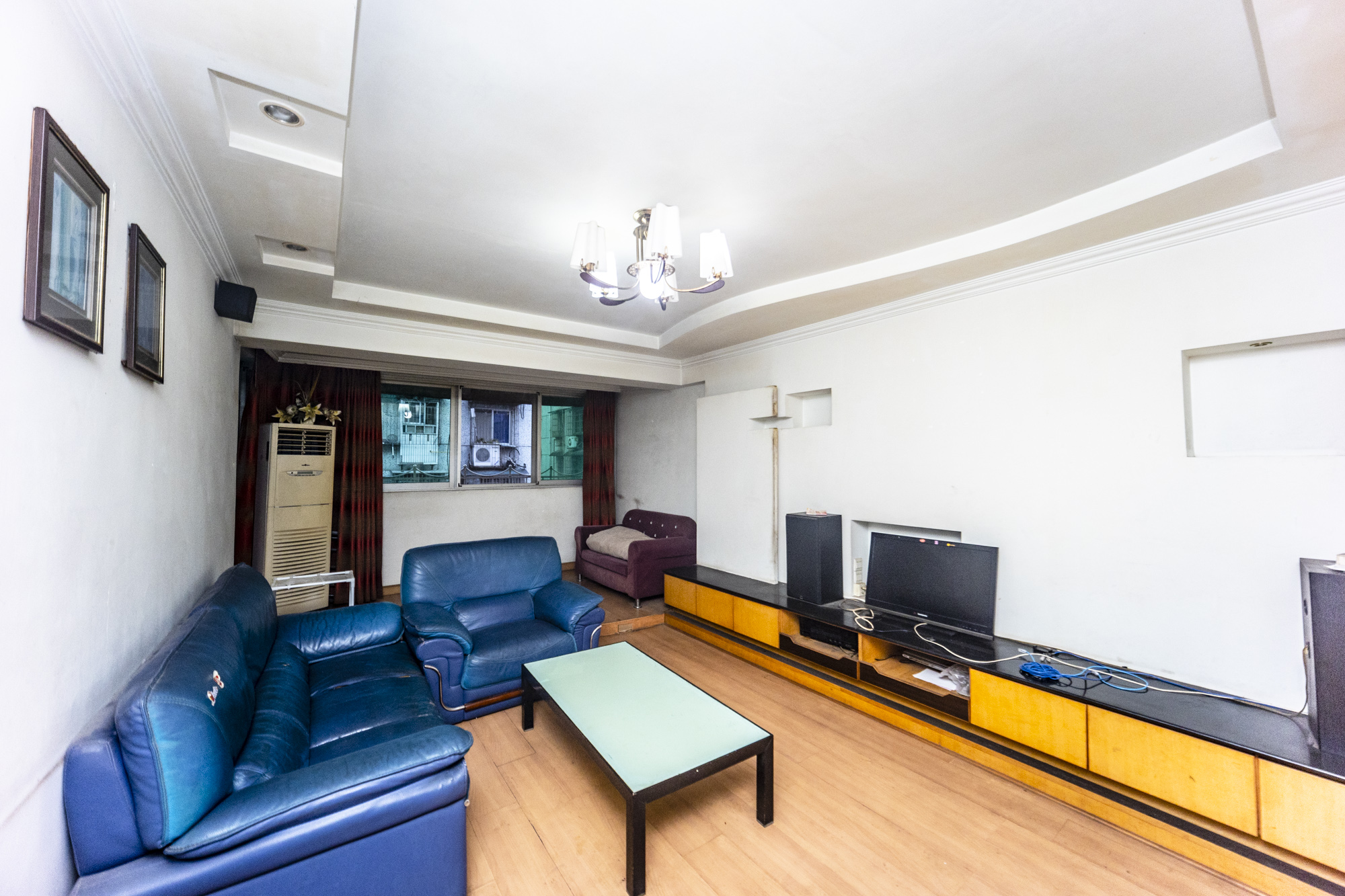 南建公寓 2室2厅2卫 45.0万 南建公寓 2室2厅2卫 45.0万客厅