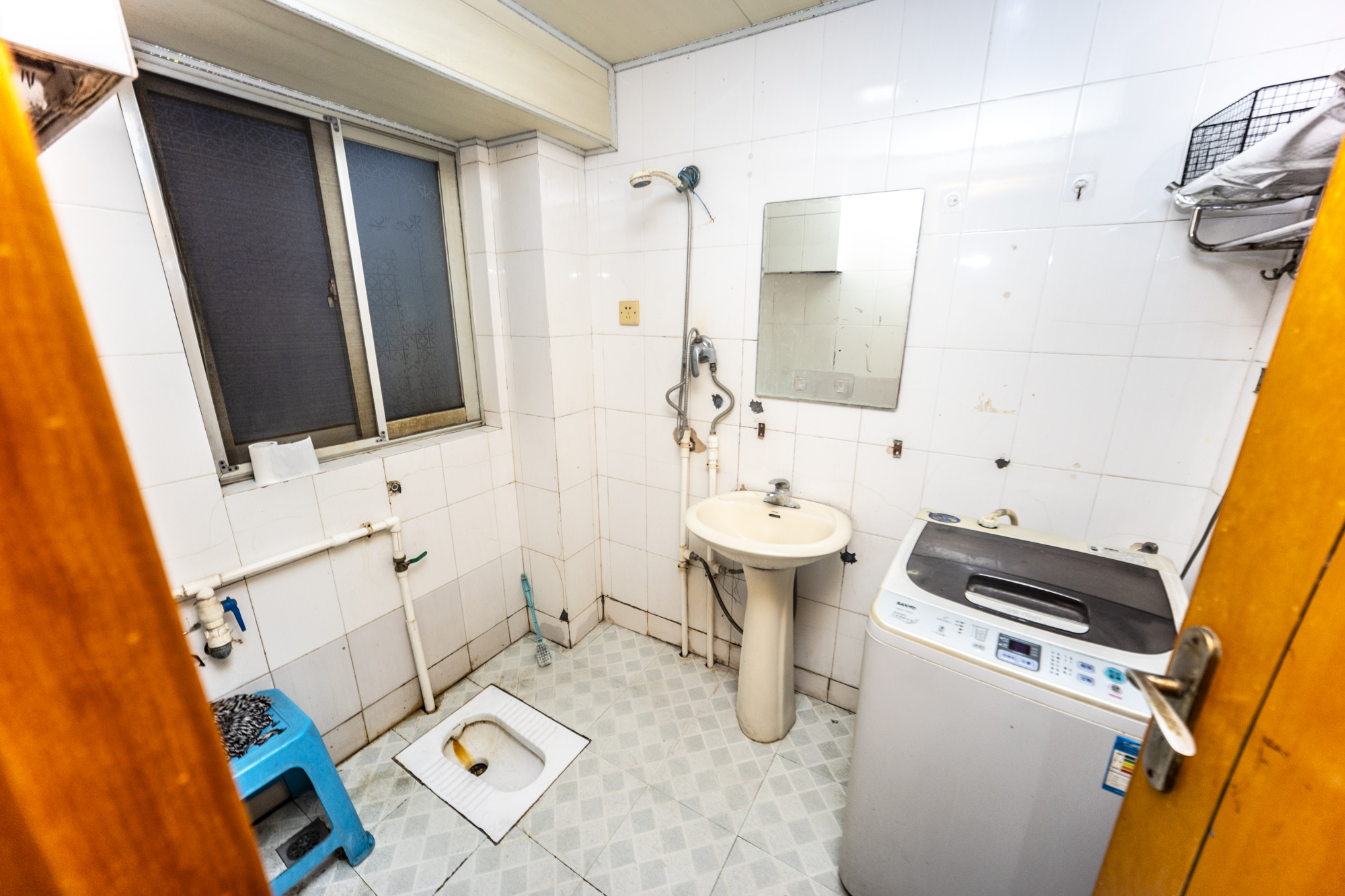 南建公寓 2室2厅2卫 45.0万 南建公寓 2室2厅2卫 45.0万卫生间