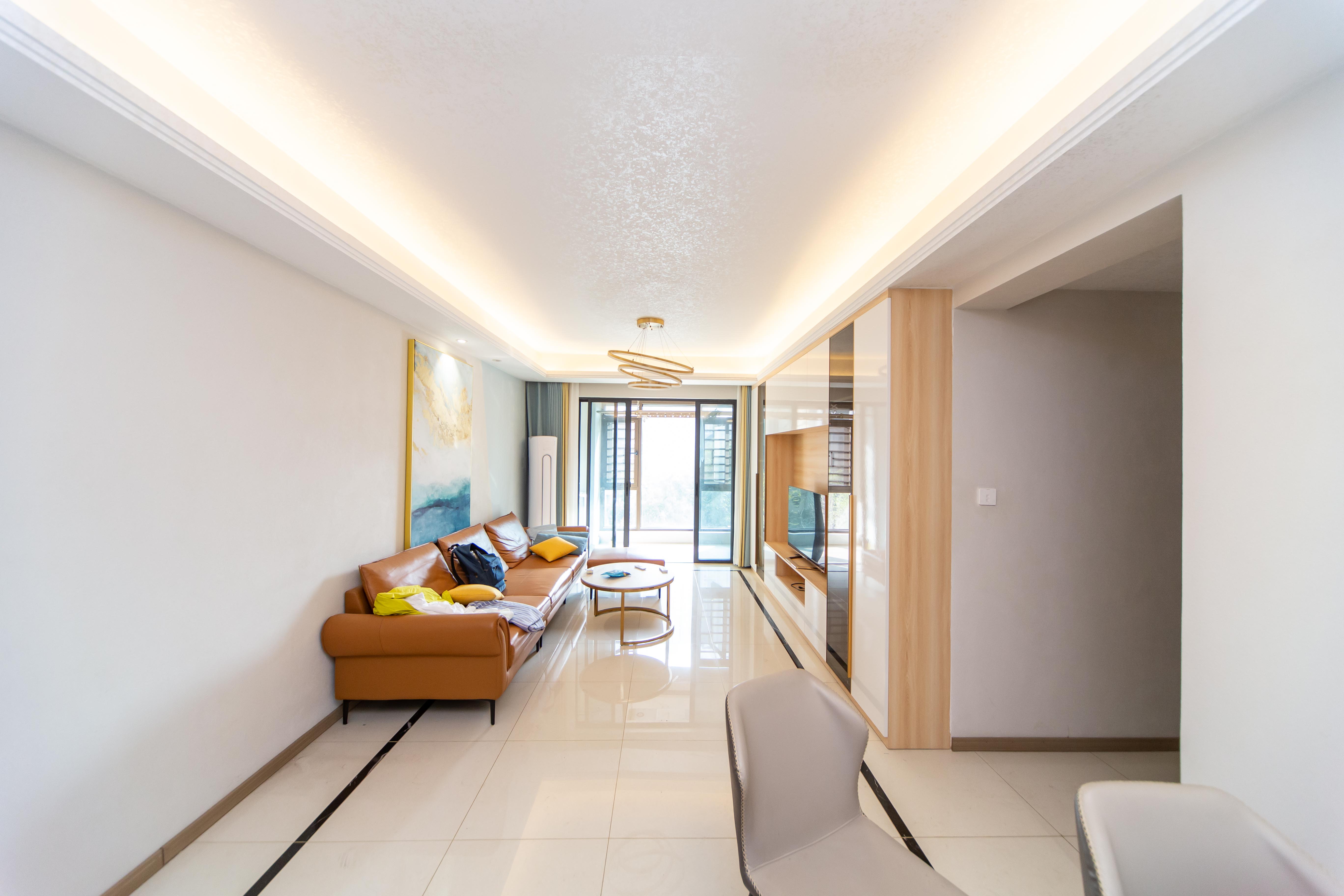 长沙高铁吾悦广场  3室2厅2卫    149.0万客厅