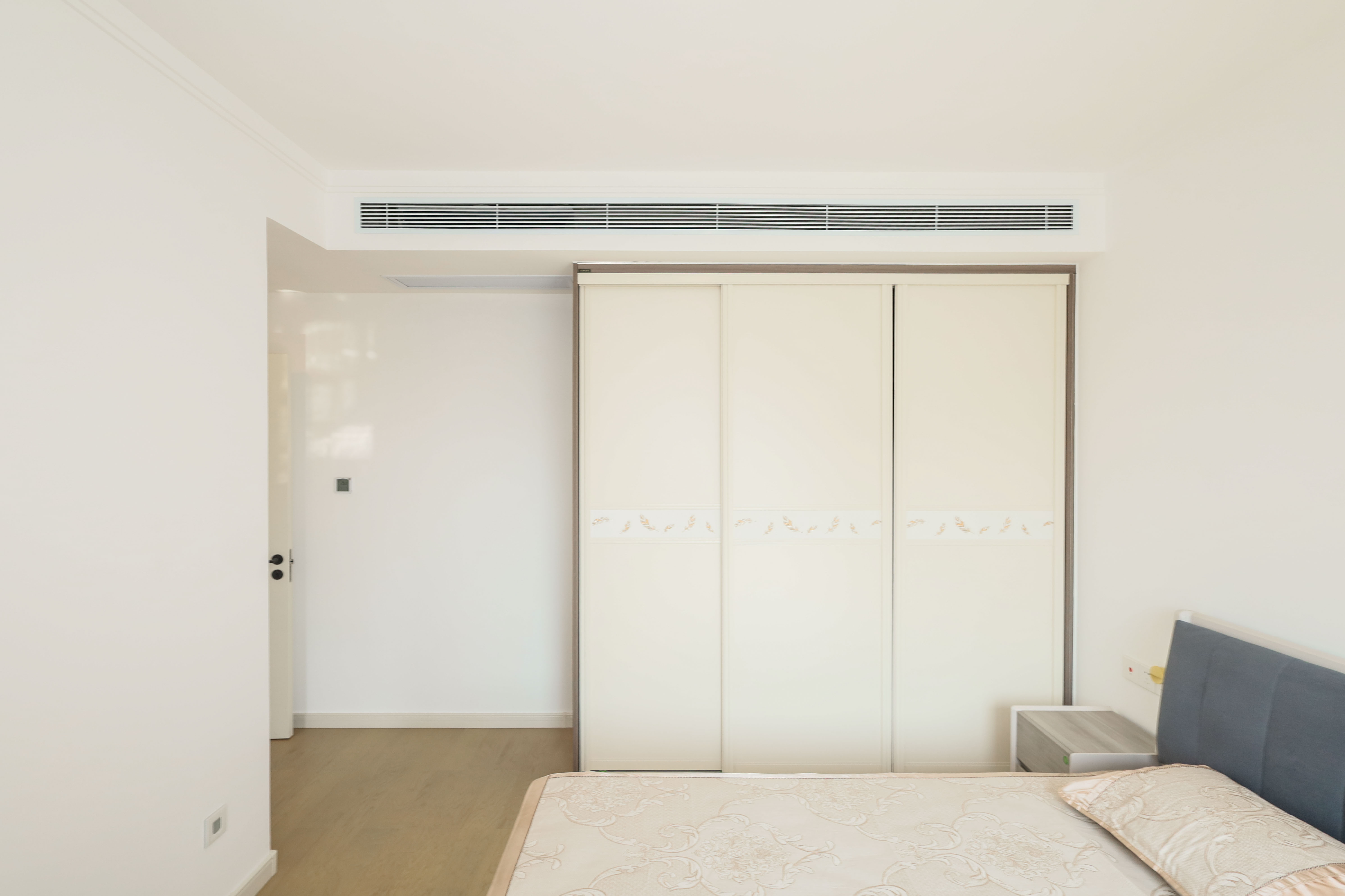 万科金色梦想A区  3室2厅2卫    150.0万卧室