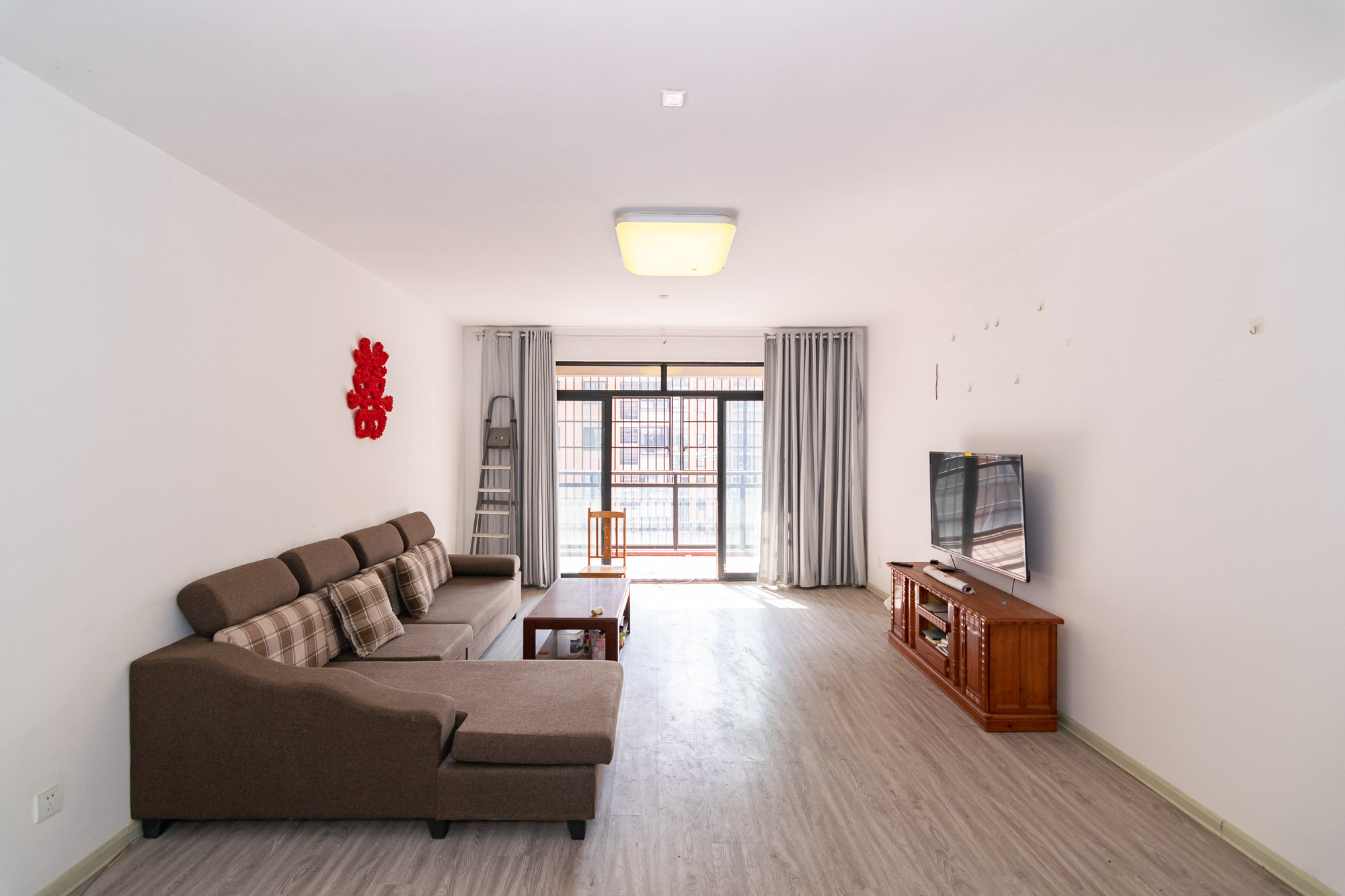 丽景华庭  3室2厅2卫   70.00万