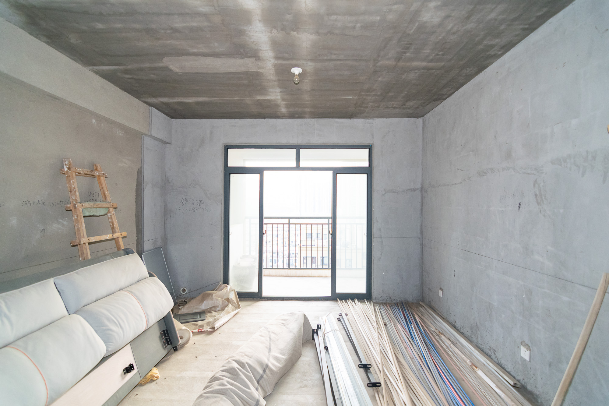 澳海澜庭 3室2厅1卫 65.0万 澳海澜庭 3室2厅1卫 65.0万客厅