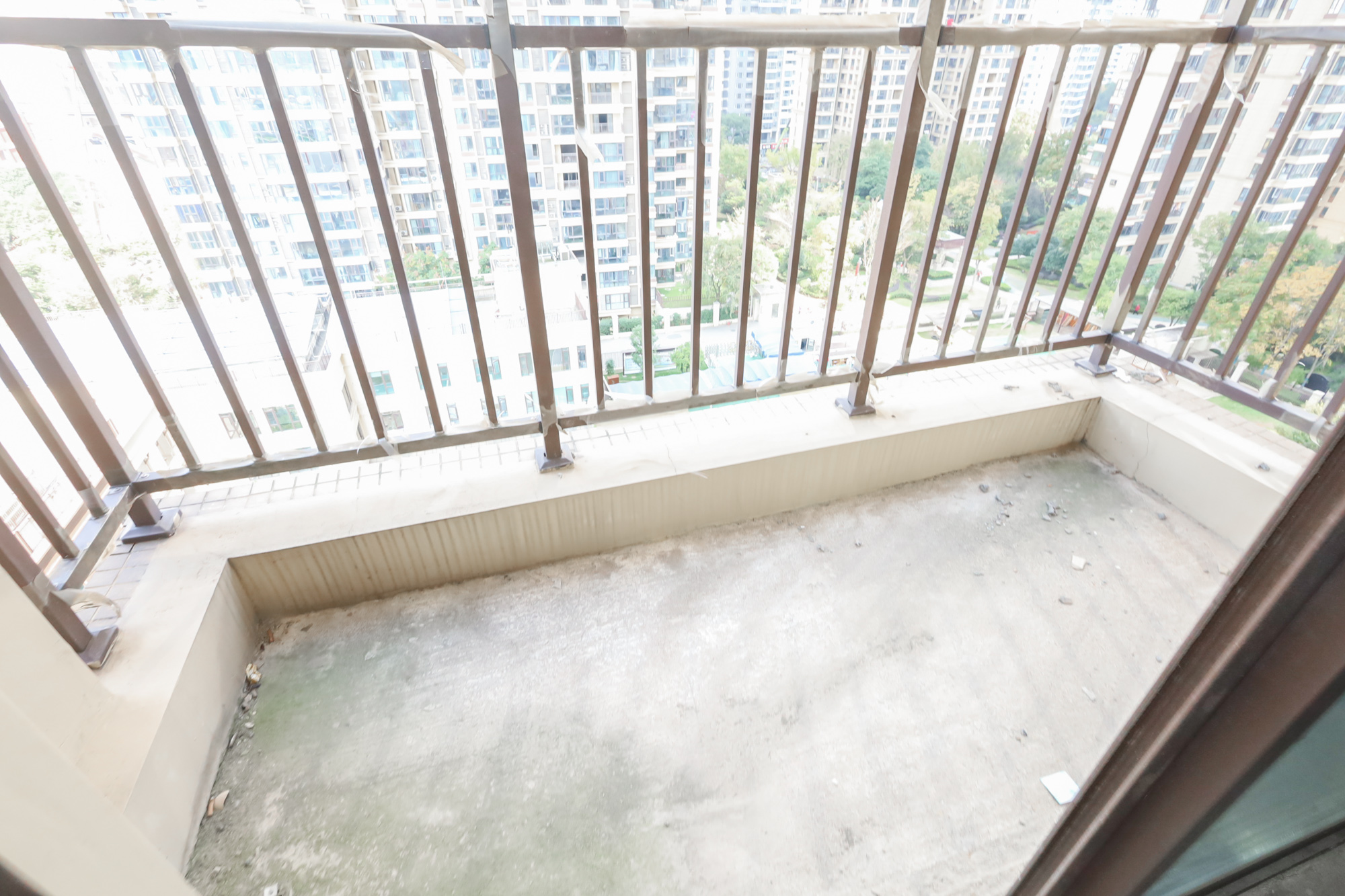 保利西海岸B区  3室2厅1卫   219.60万阳台